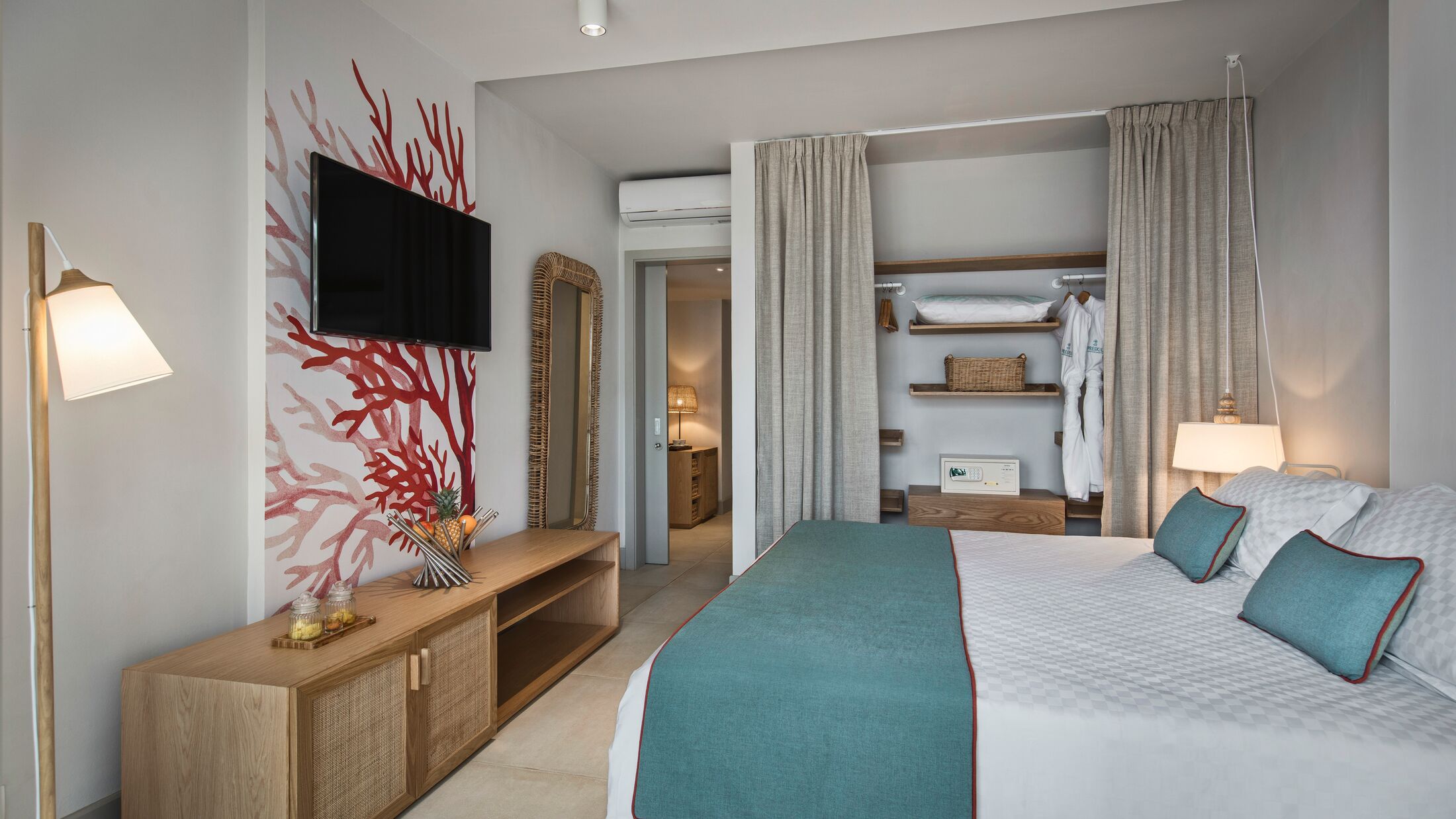 Preskil-Beach-2022-Deluxe-Family-Room-002-114786-Hybris