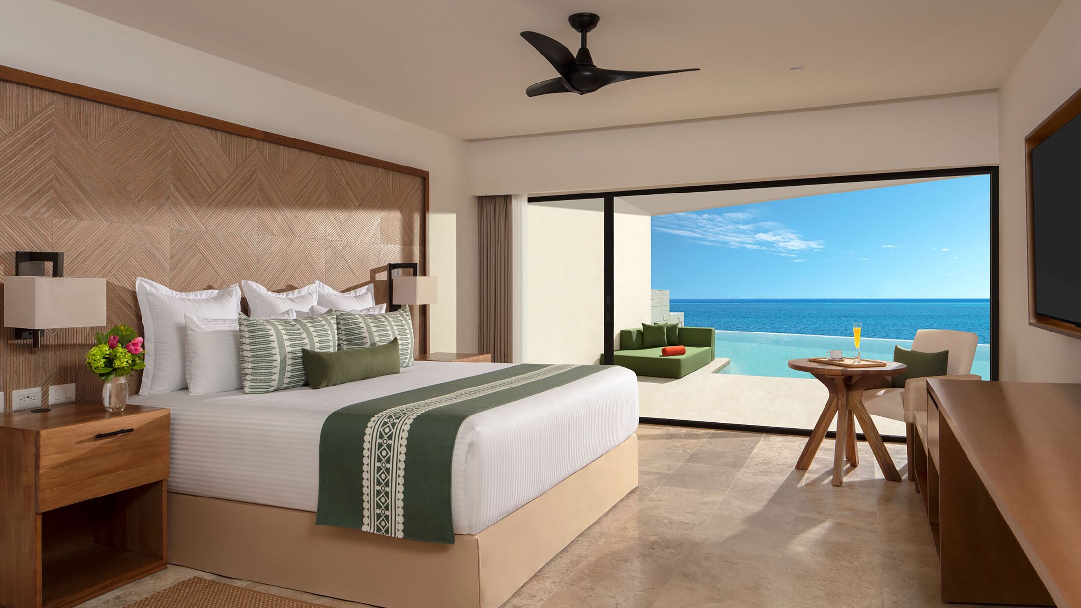 Preferred Club Indigo SwimOut Master Suite Oceanfront
