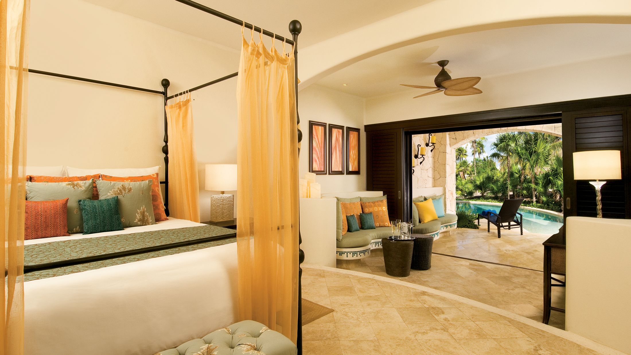 118848 Junior Suite Swim Out 001.jpg-Hybris