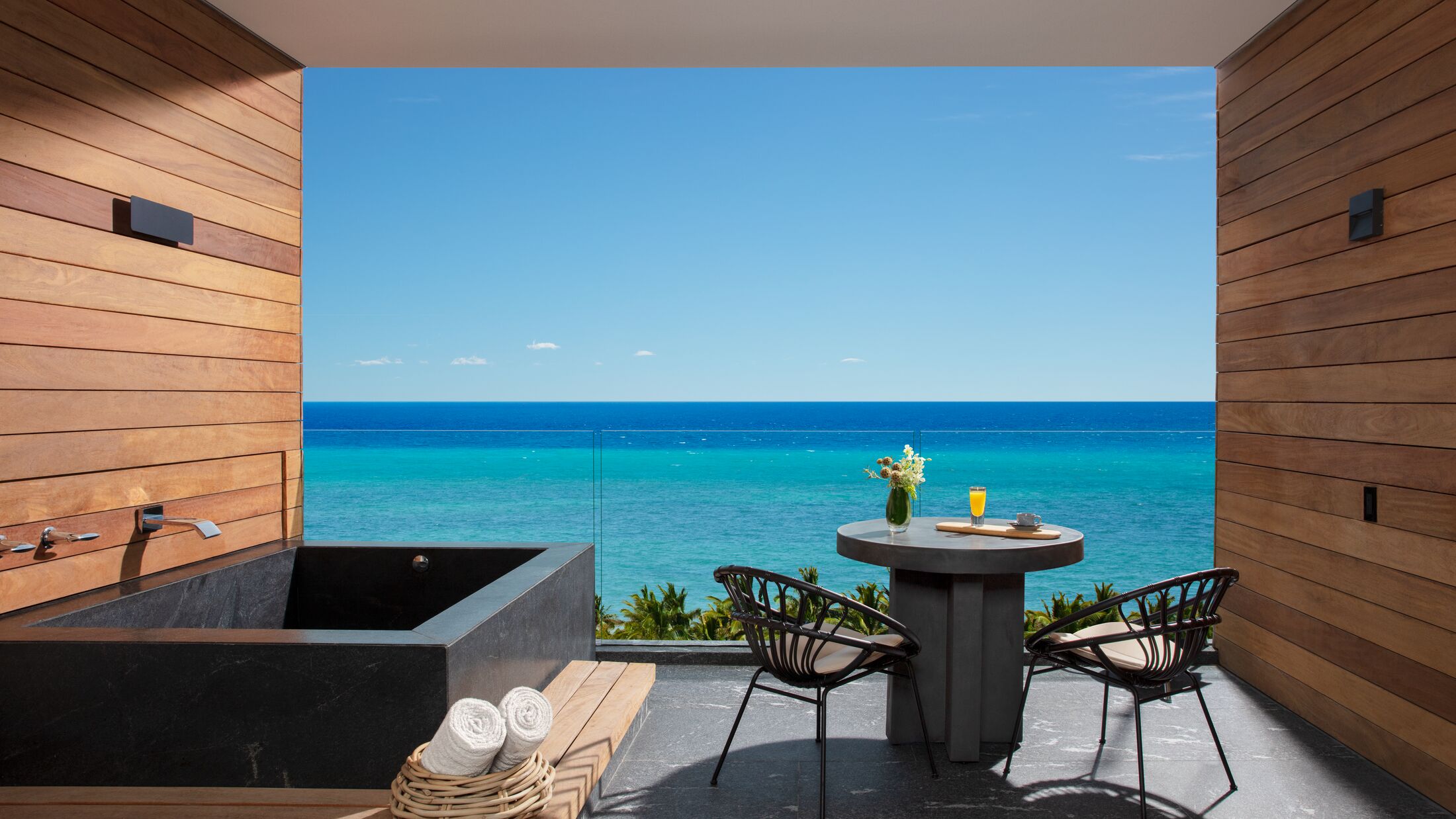 Secrets-Moxche-2023-Preferred-Club-Junior-Suite-Ocean-Front-001-121871-Hybris