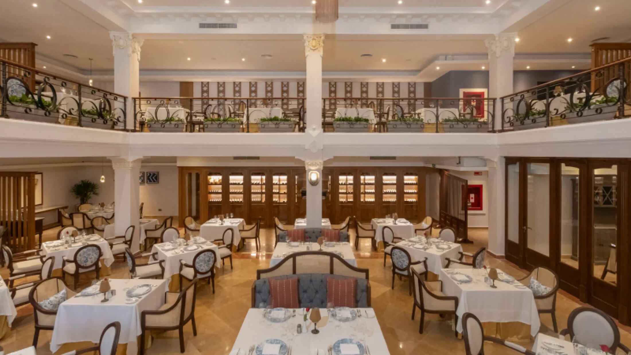 Valentin-Imperial-Maya-2024-LAlsace-Restaurant-005-115219-Hybris