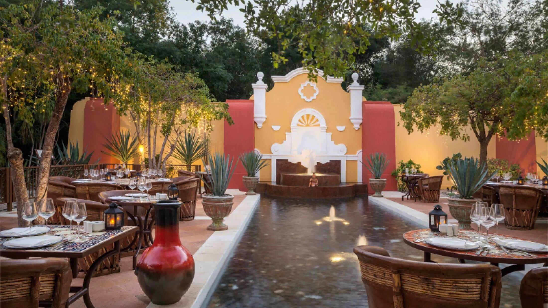 Valentin-Imperial-Maya-2024-La-Hacienda-Restaurant-003-115219-Hybris