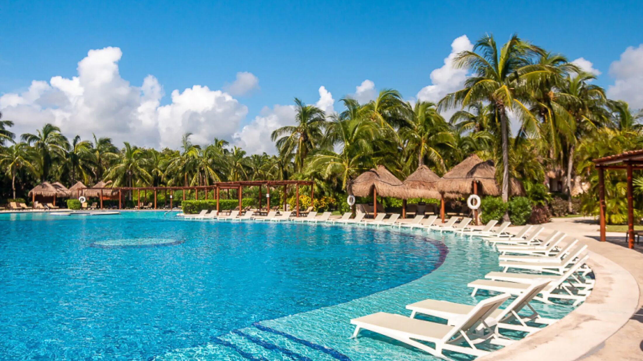 Valentin-Imperial-Maya-2024-Main-Pool-004-115219-Hybris