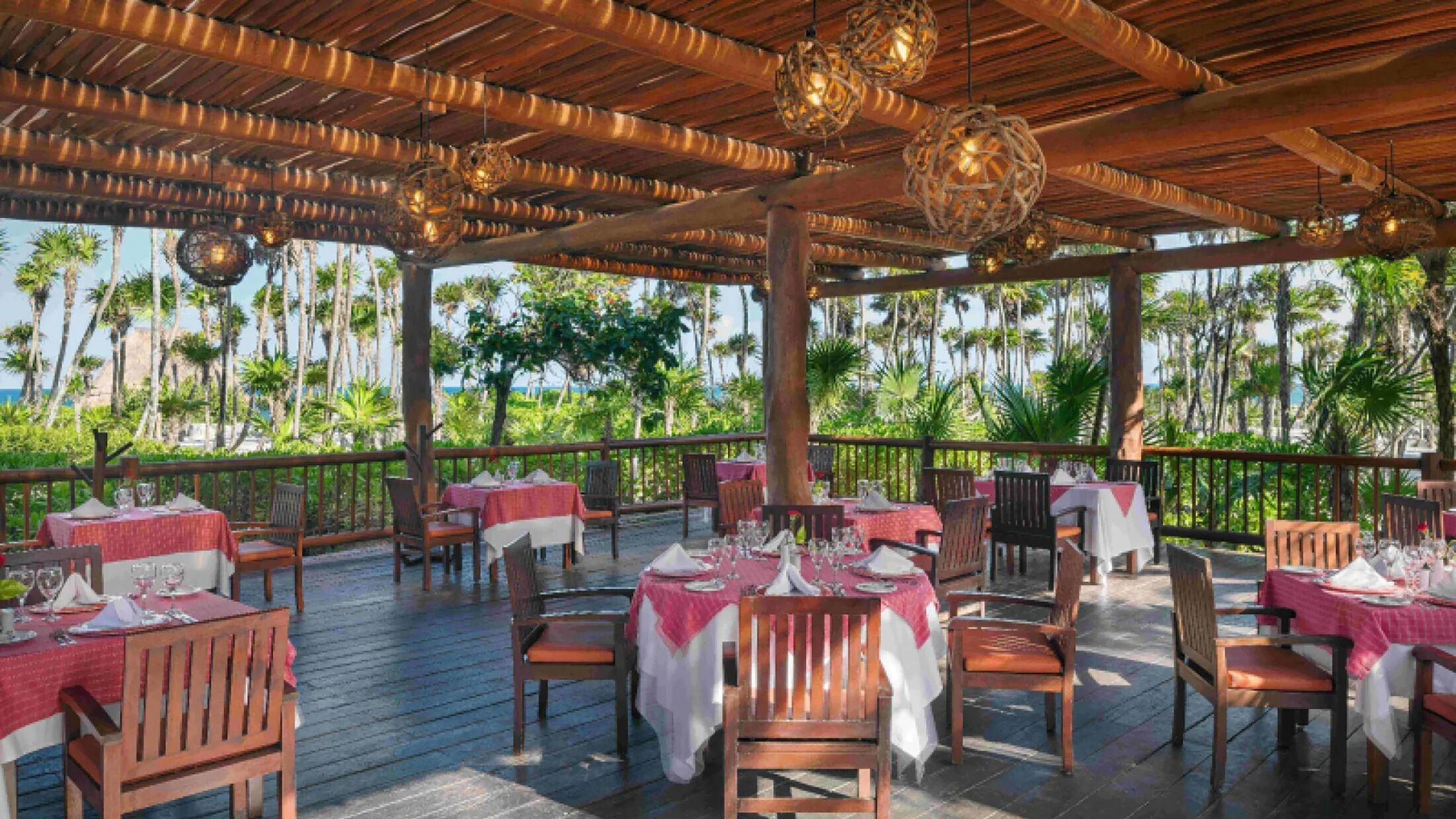 Valentin-Imperial-Maya-2024-Tierra-Restaurant-002-115219-Hybris