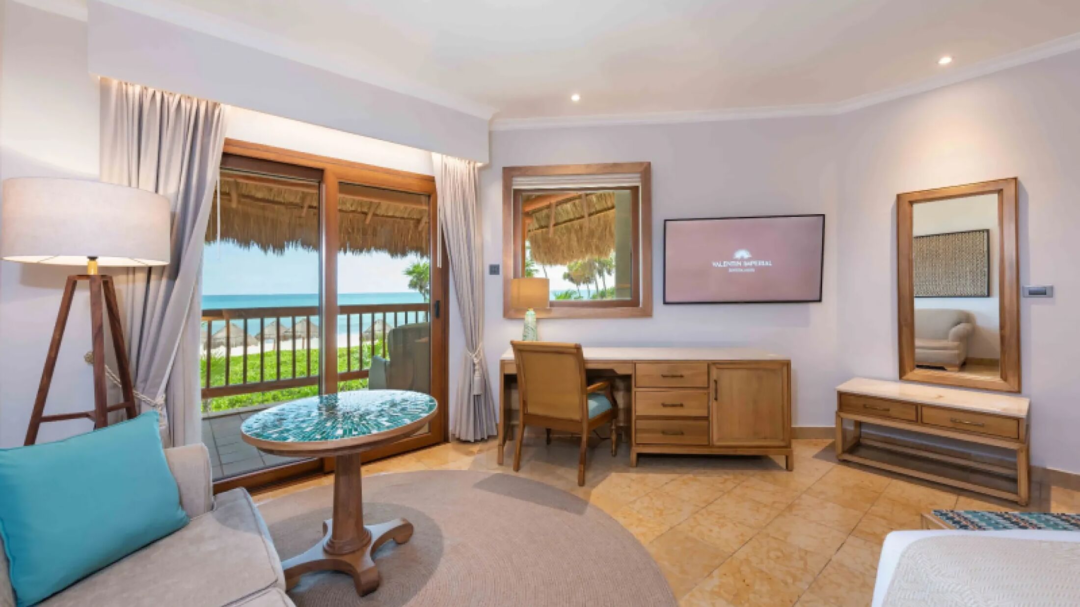 Valentin-Imperial-Maya-2024-Emerald-Junior-Suite-003-115219-Hybris