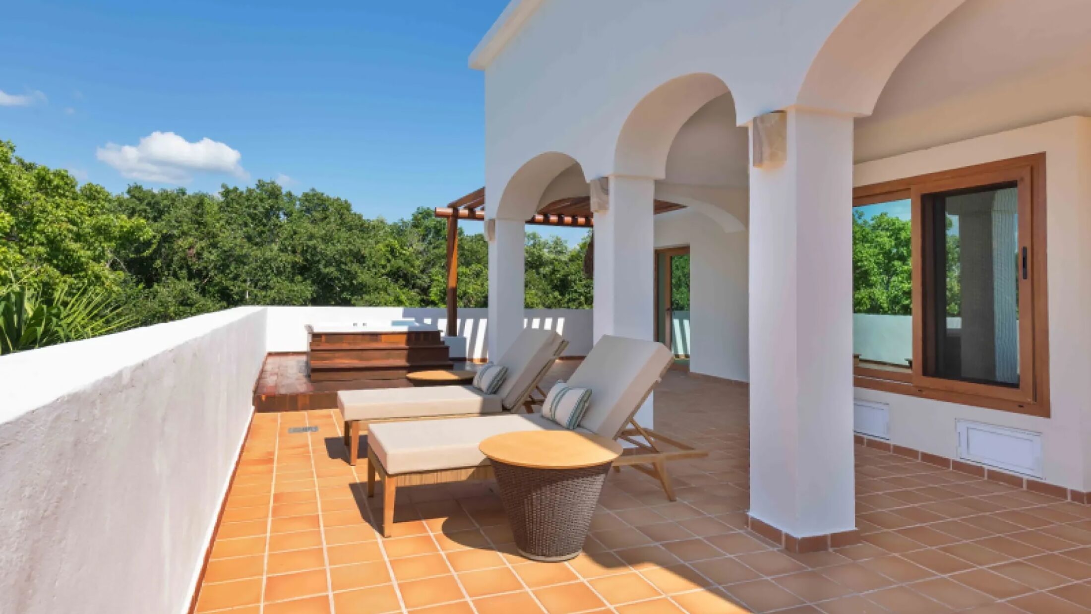 Valentin-Imperial-Maya-2024-Onyx-Honeymoon-Suite-006-115219-Hybris