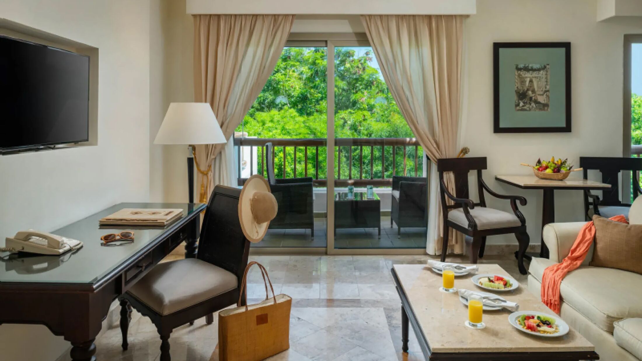 Valentin-Imperial-Maya-2024-Silver-Junior-Suite-001-115219-Hybris