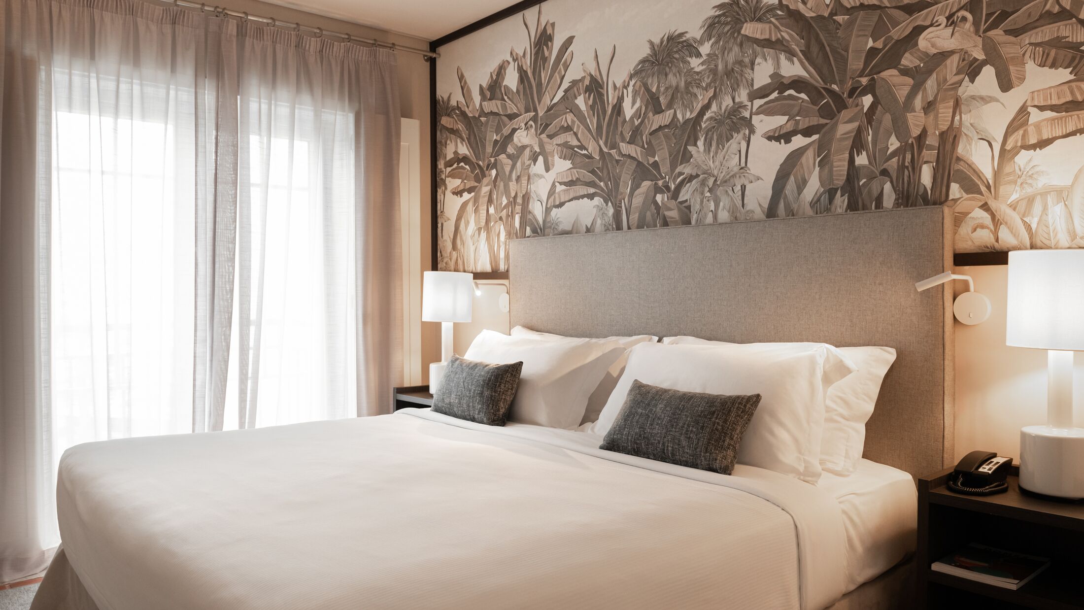 Domes-Lake-2024-Elite-Sapphire-One-Bedroom-Residence-003-114379-Hybris