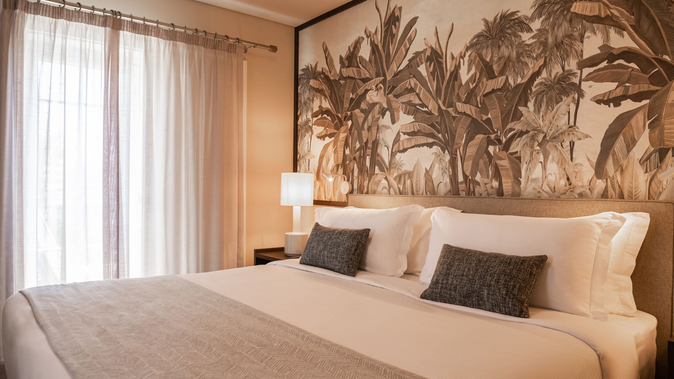 Domes-Lake-2024-Elite-Tropical-One-Bedroom-Residence-005-114379-Hybris