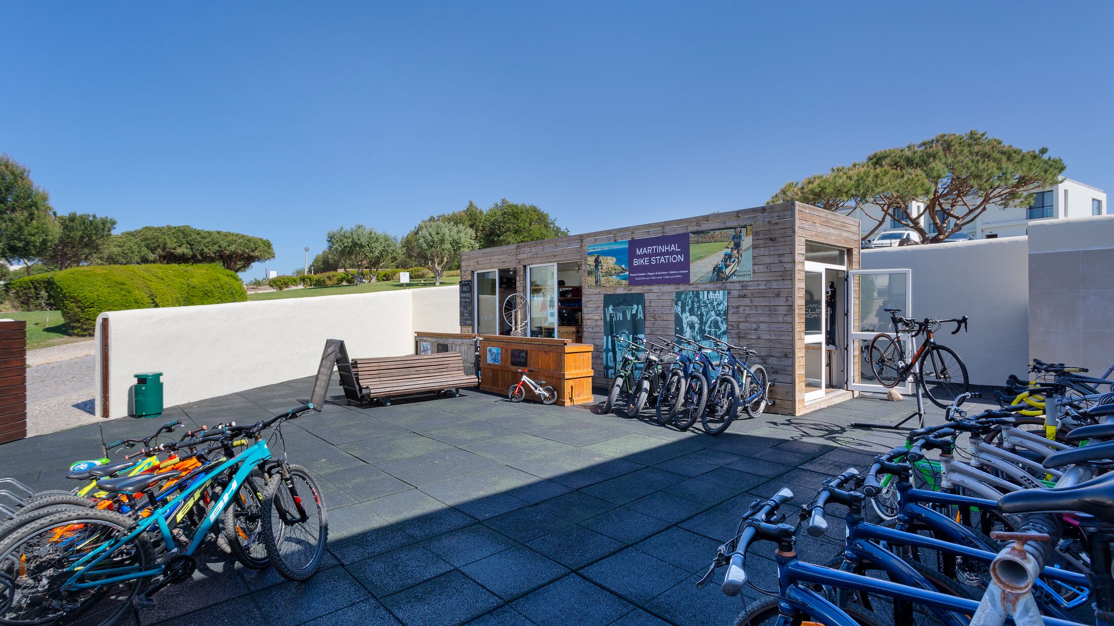 Martinhal-Sagres-2025-Bike-Station-001-118798-Hybris