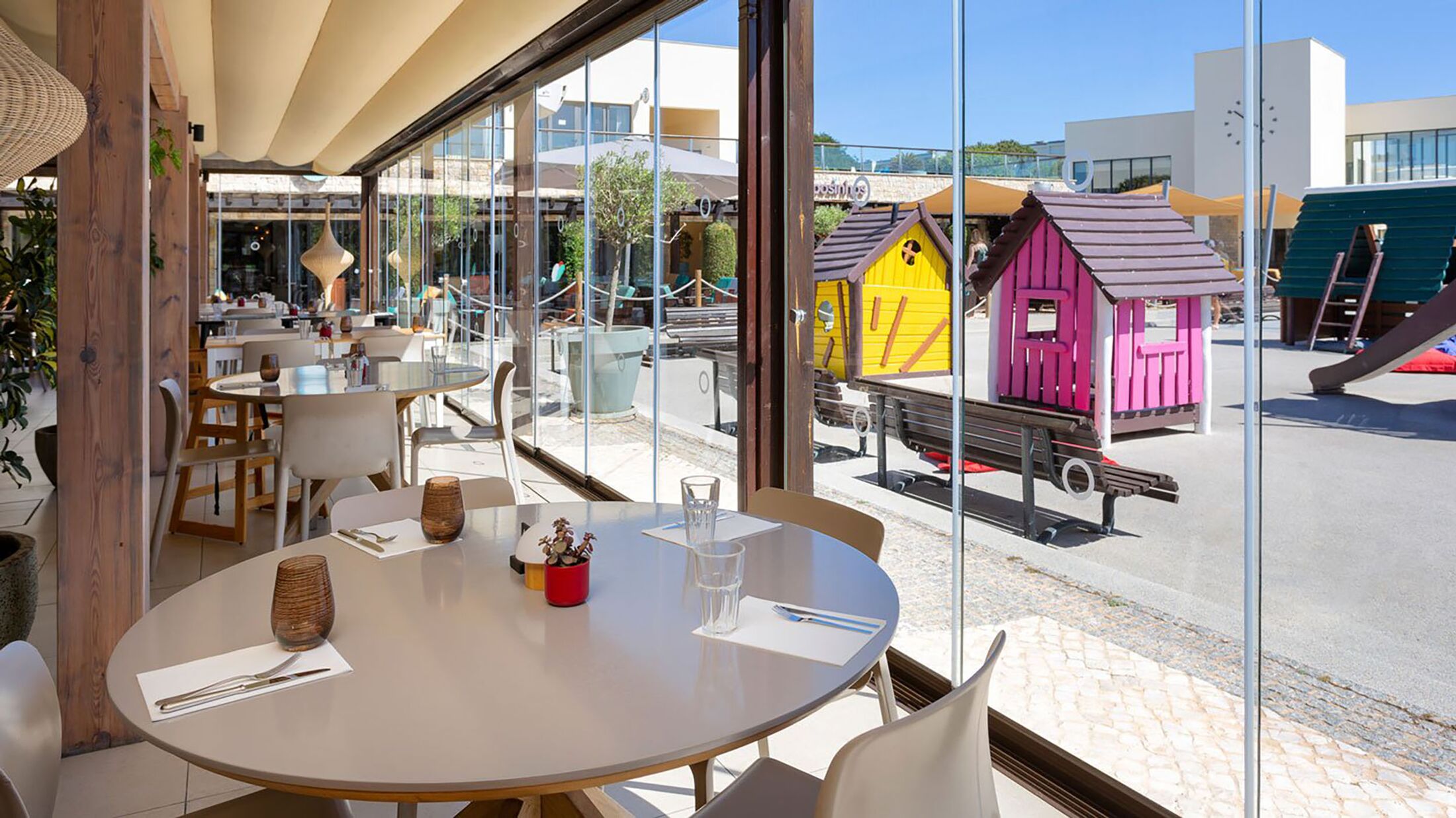 Os Gambozinos Restuarant