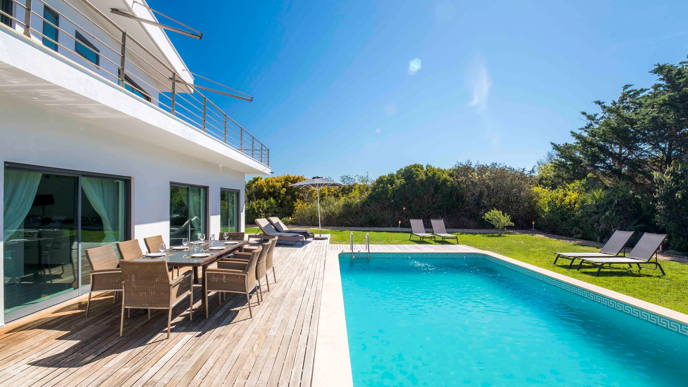 Martinhal-Sagres-2023-Villa-Pool-001-300341-Hybris