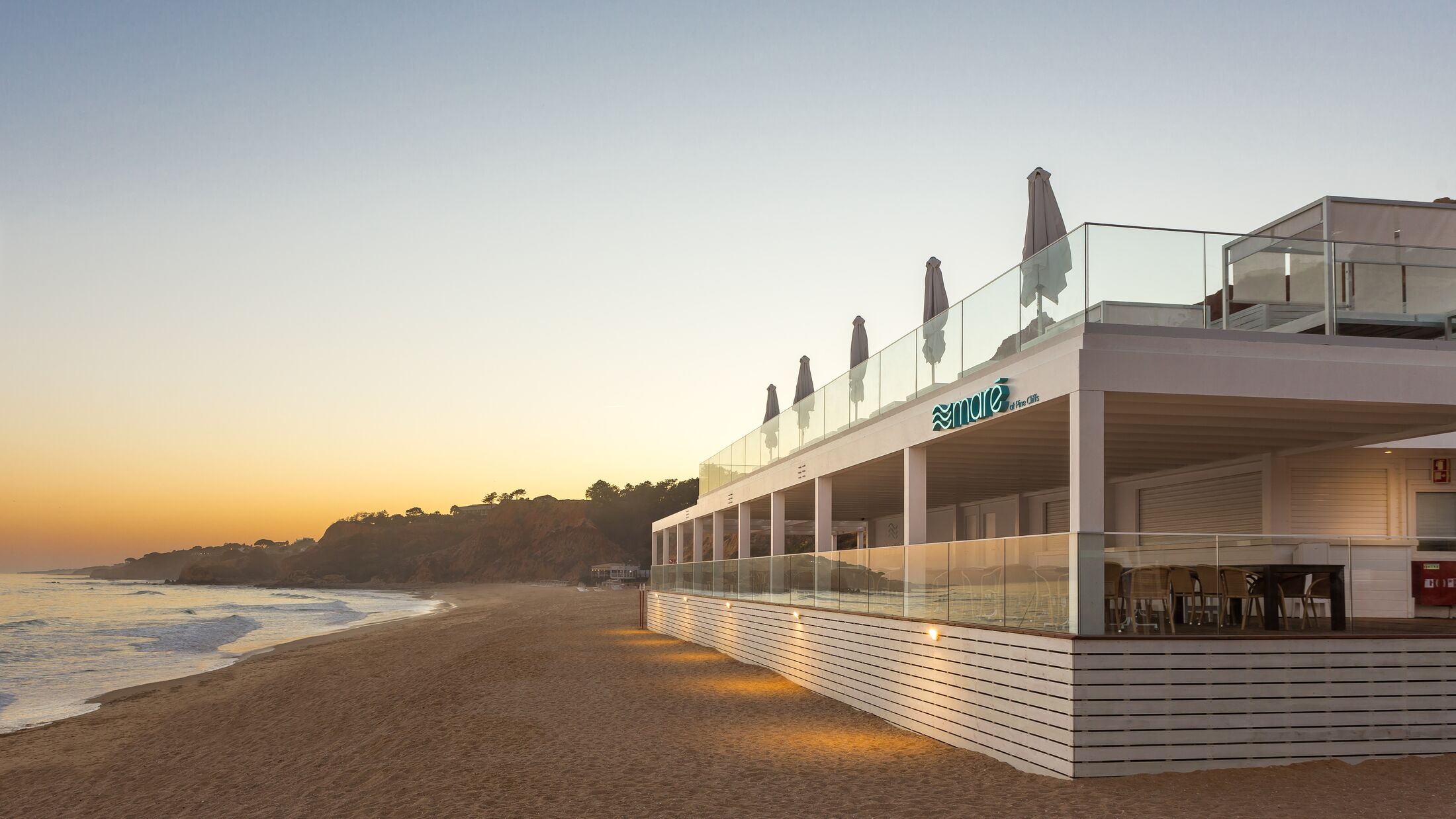Pine-Cliffs-Hotel-2022-Mare-Beach-Club-Restaurant-004-100238-Hybris