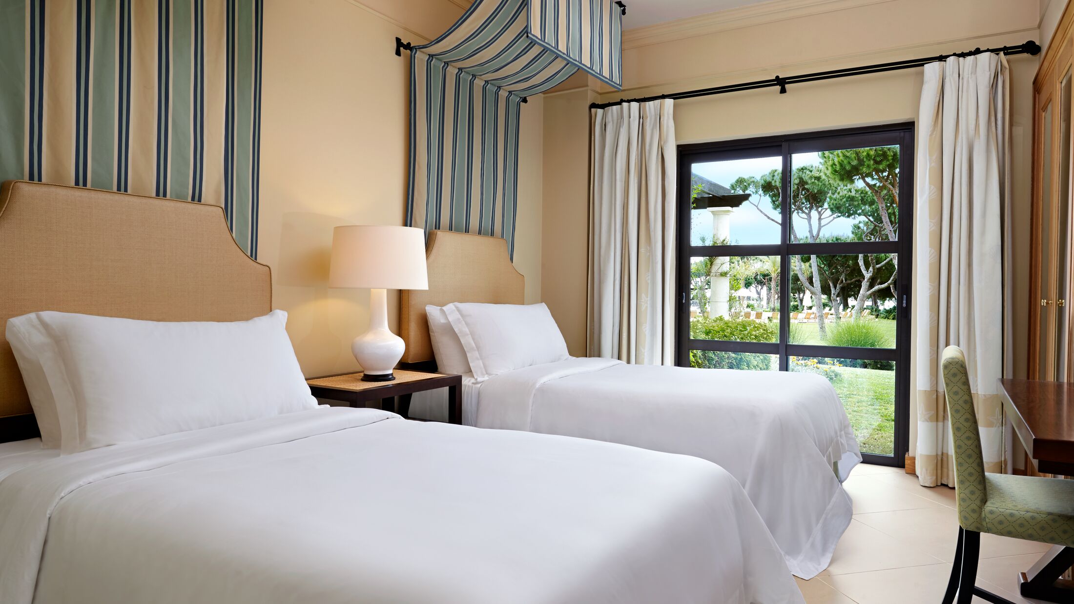 Pine-Cliff-Residence-2022-Two-Three-Bedroom-Suite-002-117883-Hybris