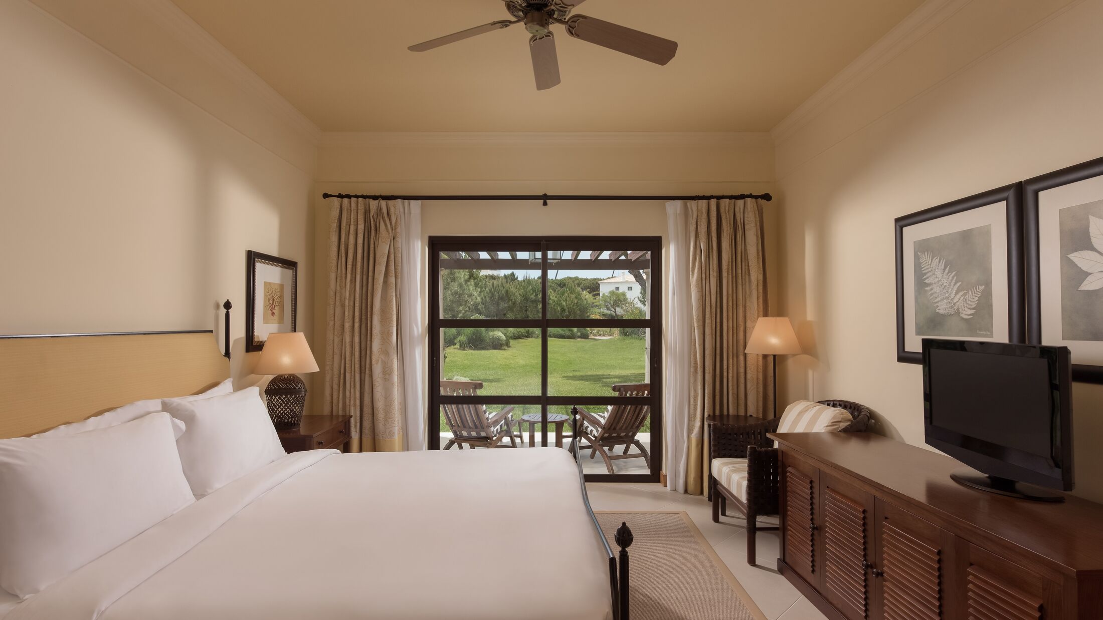 Pine-Cliff-Residence-2022-Two-Three-Bedroom-Suite-015-117883-Hybris