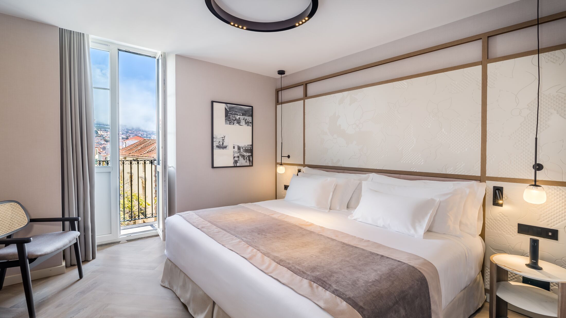 Barcelo-Funchal-Old-Town-2023-Deluxe-Room-City-View-002-121892-Hybris