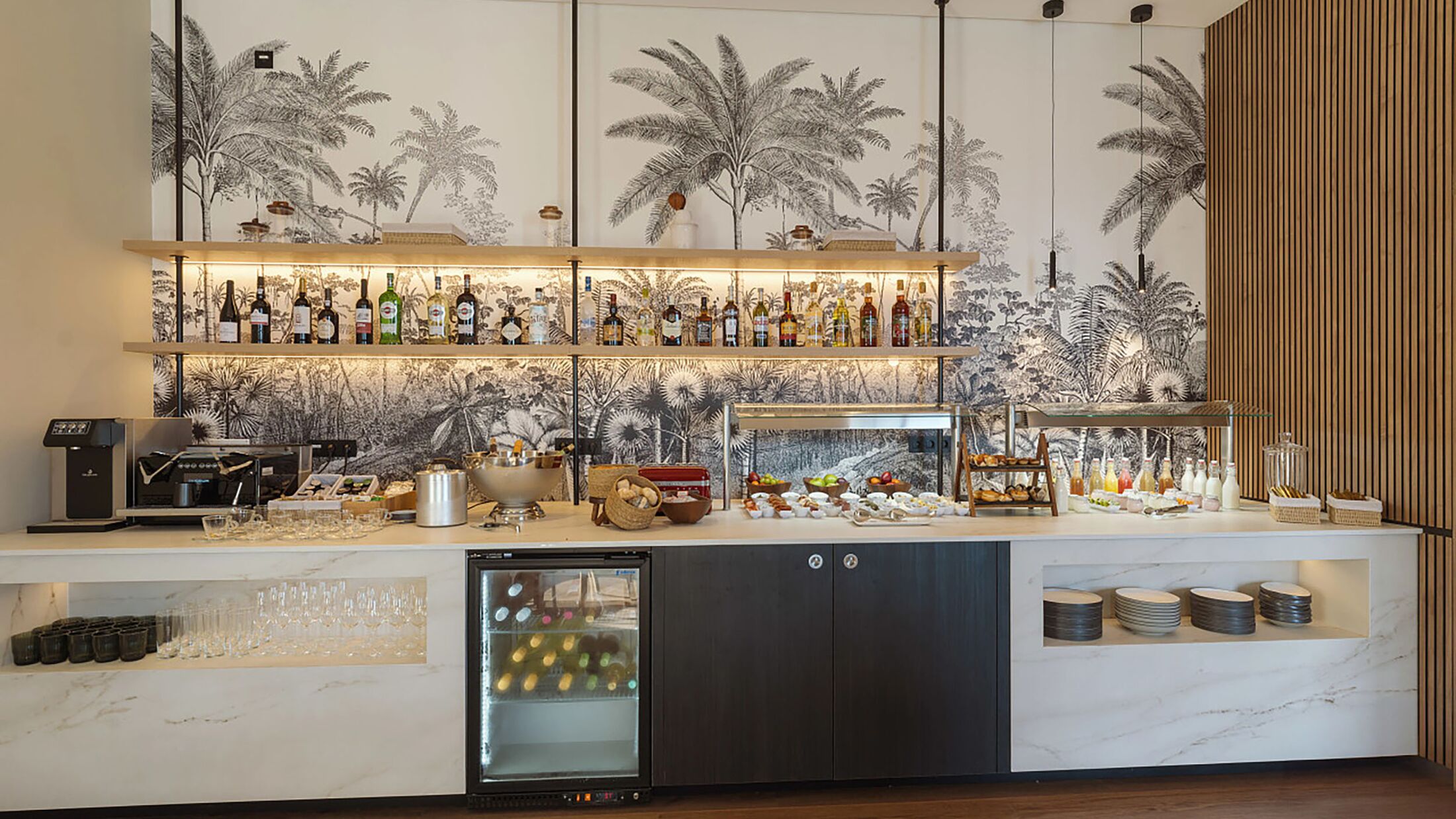 Preferred Club Lounge