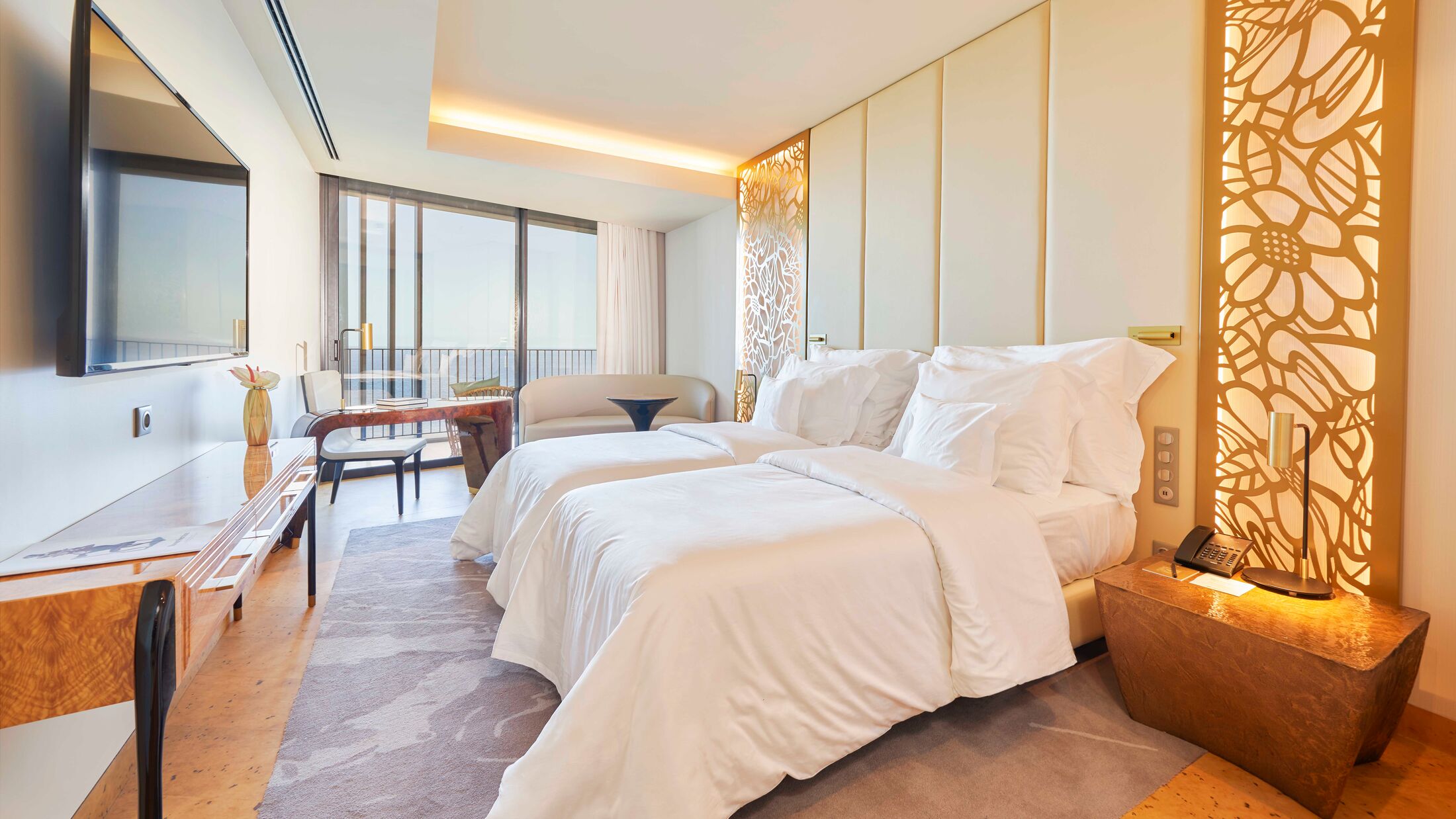 Savoy-Palace-2022-Ocean-Room-001-121819-Hybris