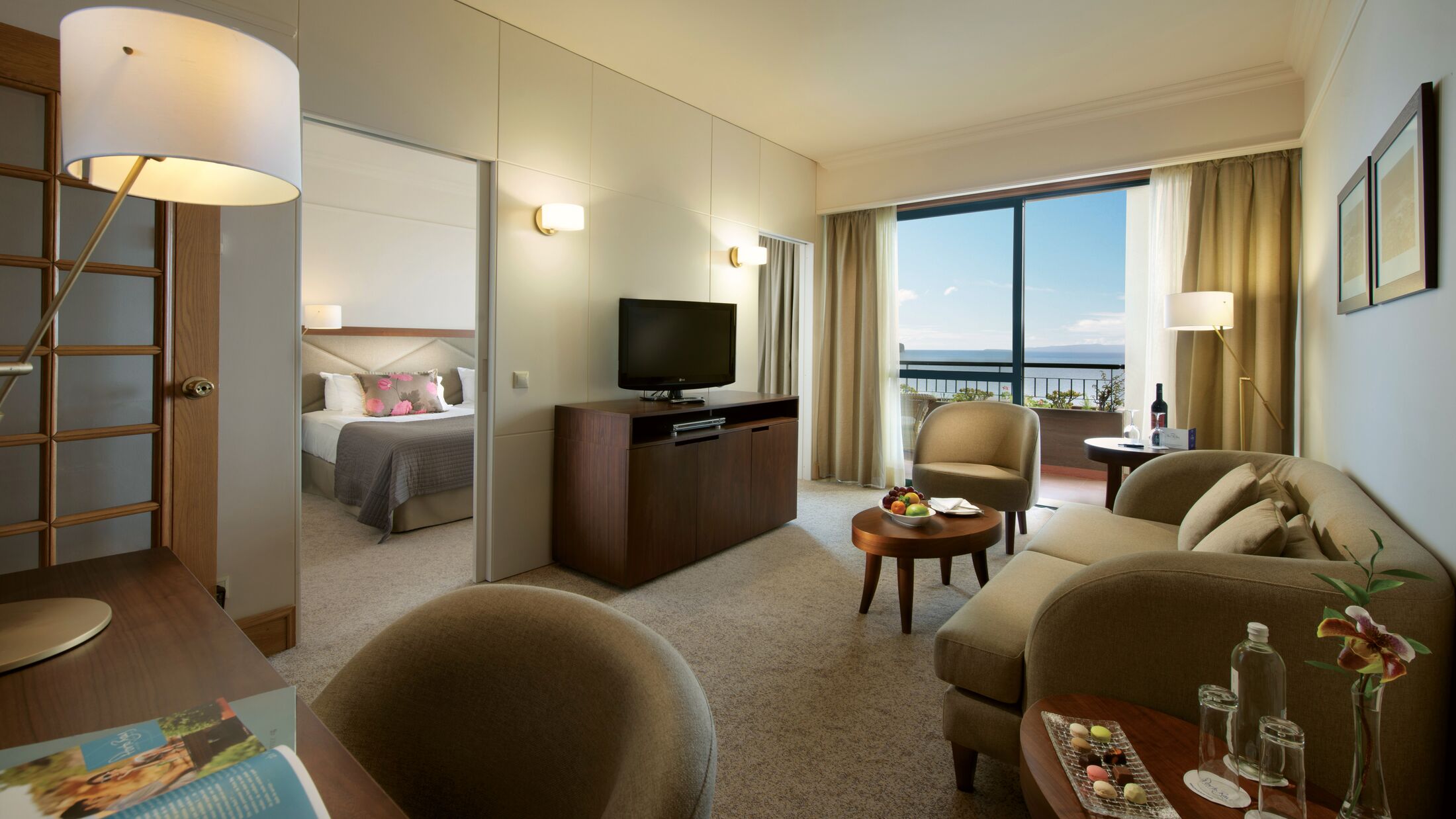 Cliff-Bay-2023-Junior-Suite-001-100588-Hybris