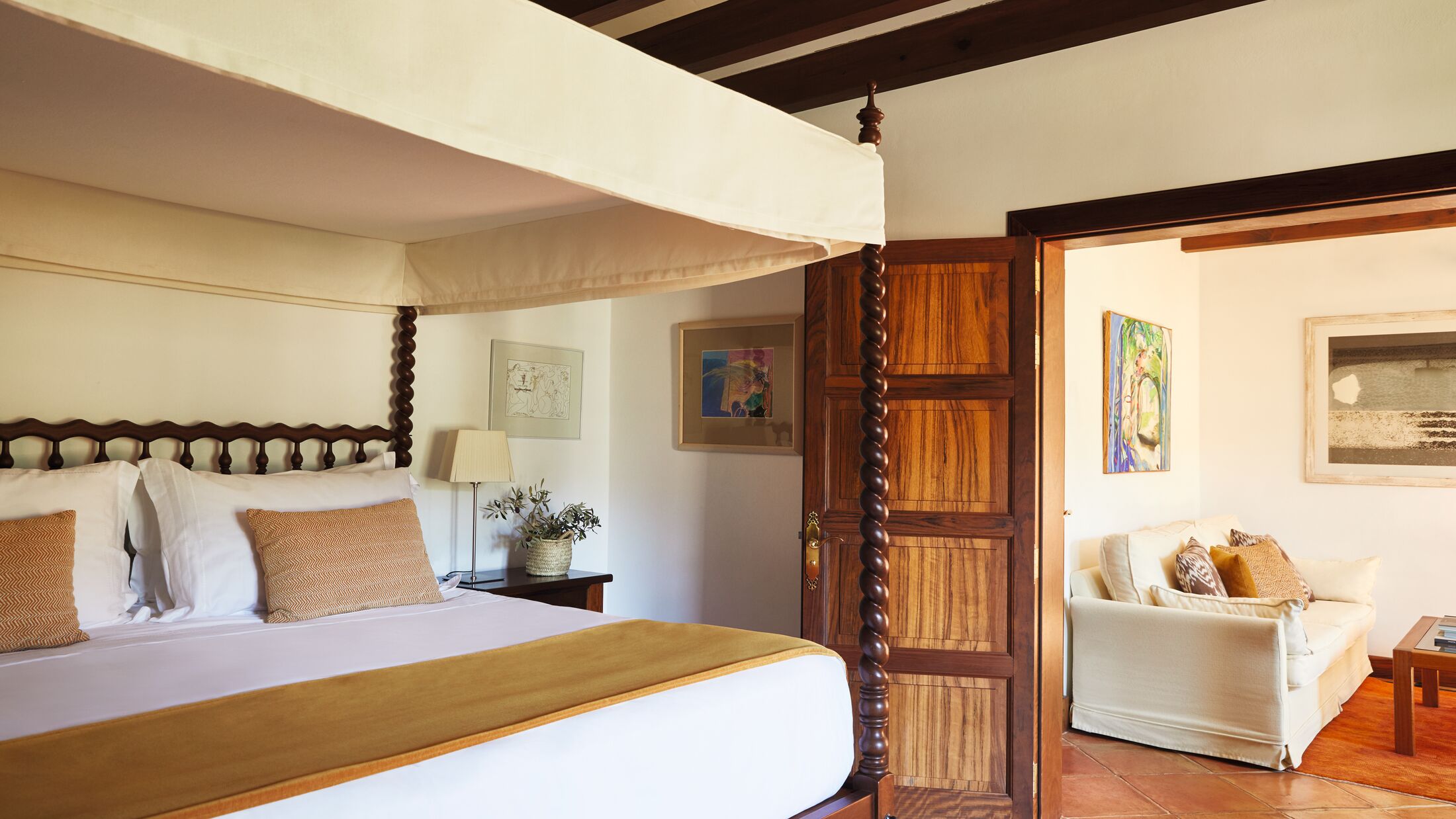 Belmond-Residencia-2025-Deluxe-Suite-001-100285-Hybris