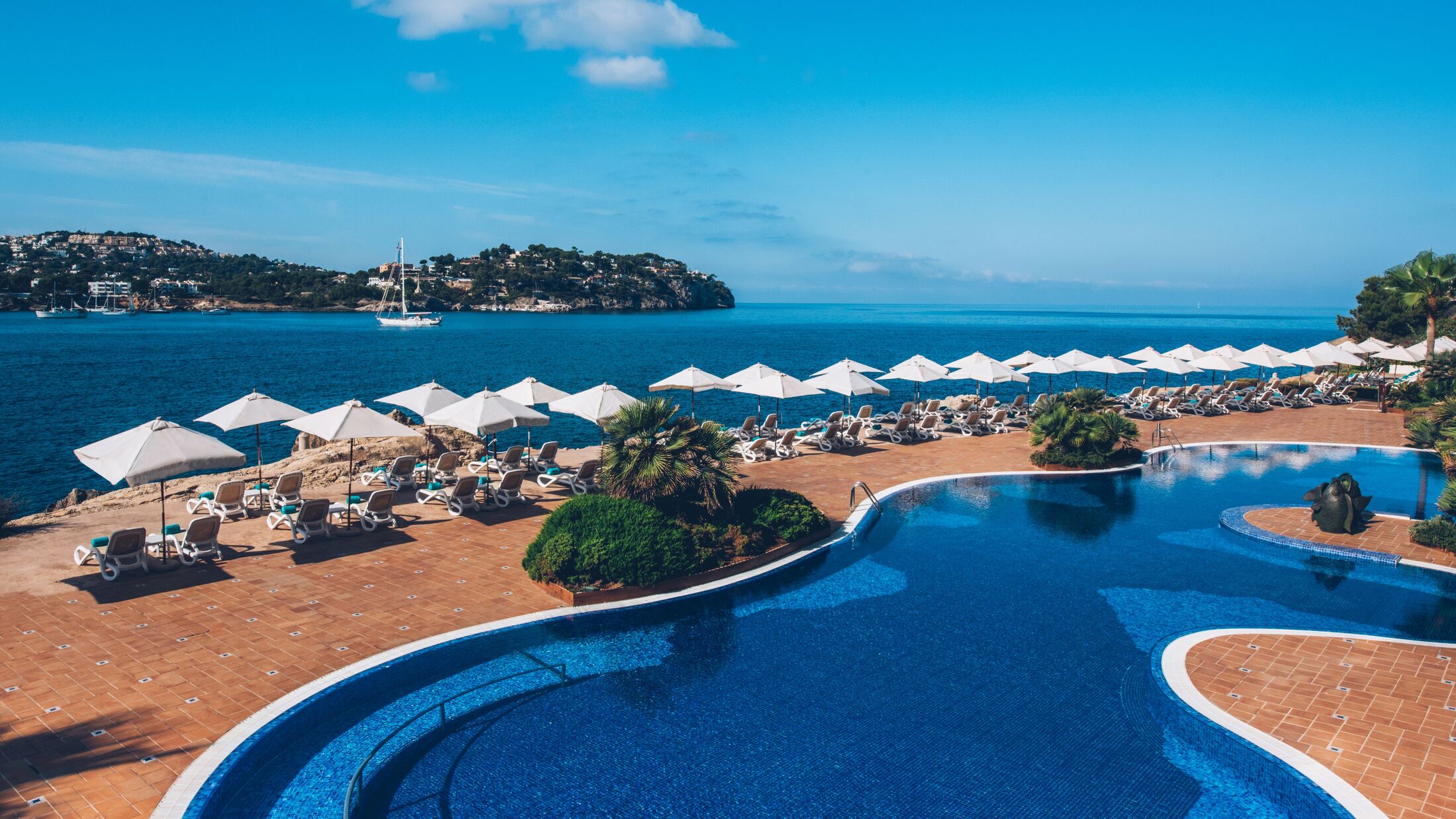 Jardin-del-Sol-2022-Swimming-Pool-001-121804-Hybris