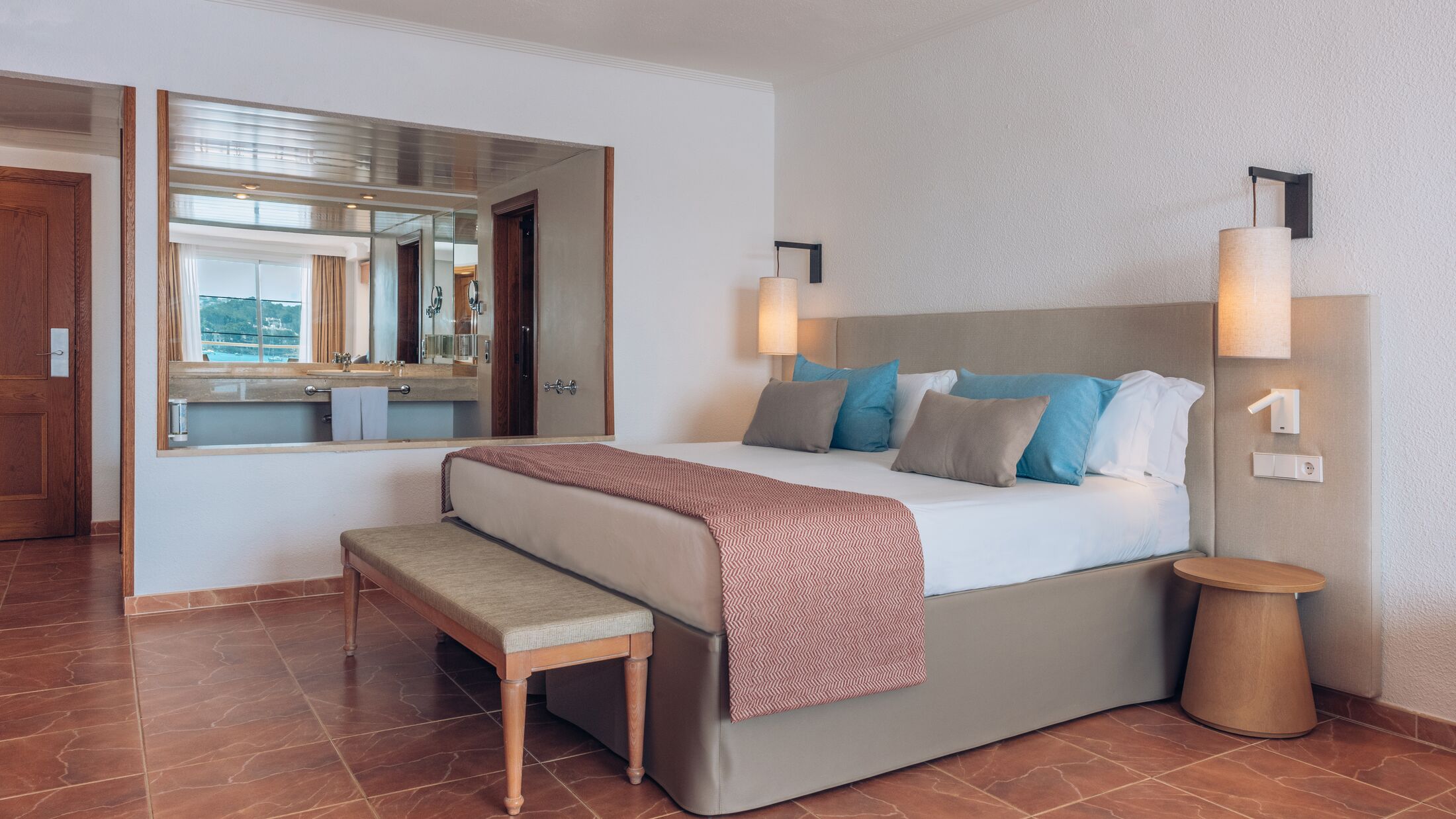 Jardin-del-Sol-2025-Junior-Suite-Sea-VIew-001-121804-Hybris