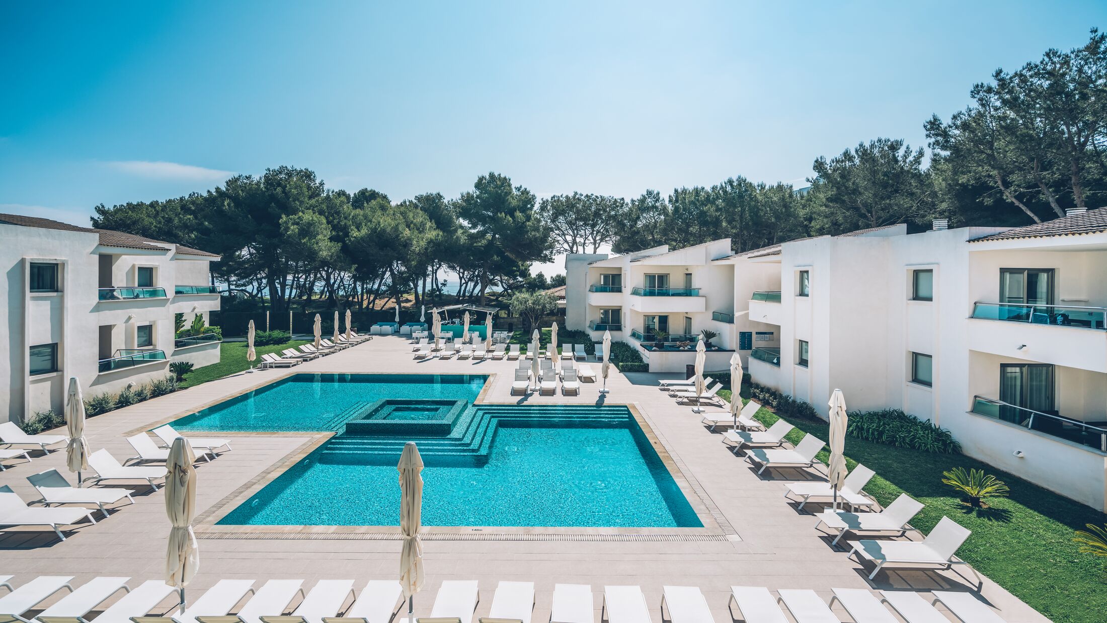 Iberostar-Playa-de-Muro-2024-Family-Pool-002-119075-Hybris