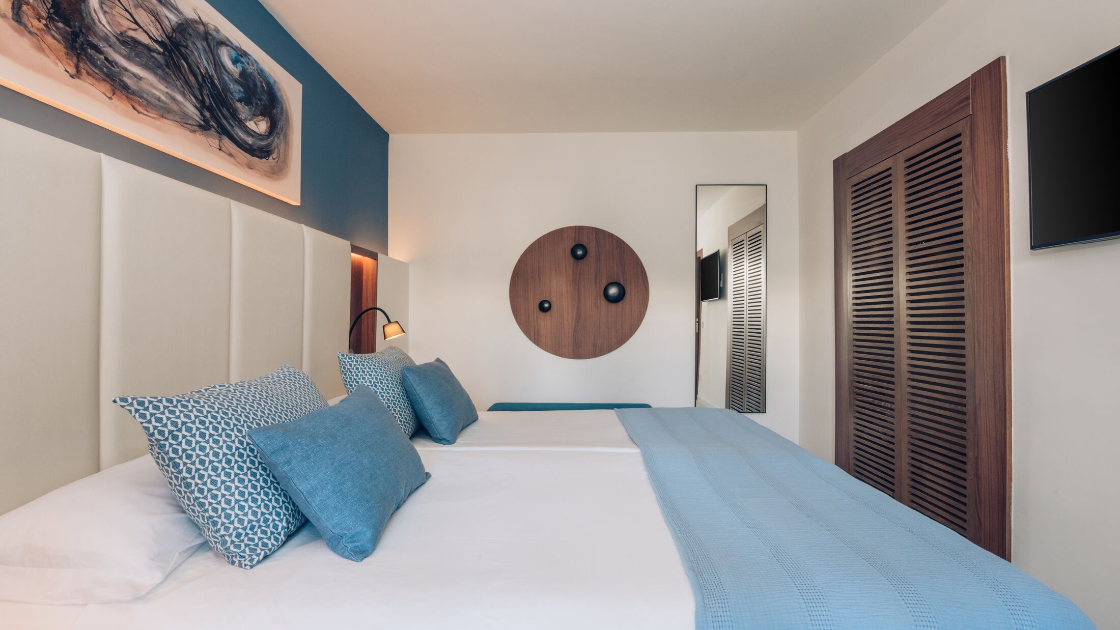 Iberostar-Playa-de-Muro-2024-Family-Suite-Sea-View-001-119075-Hybris