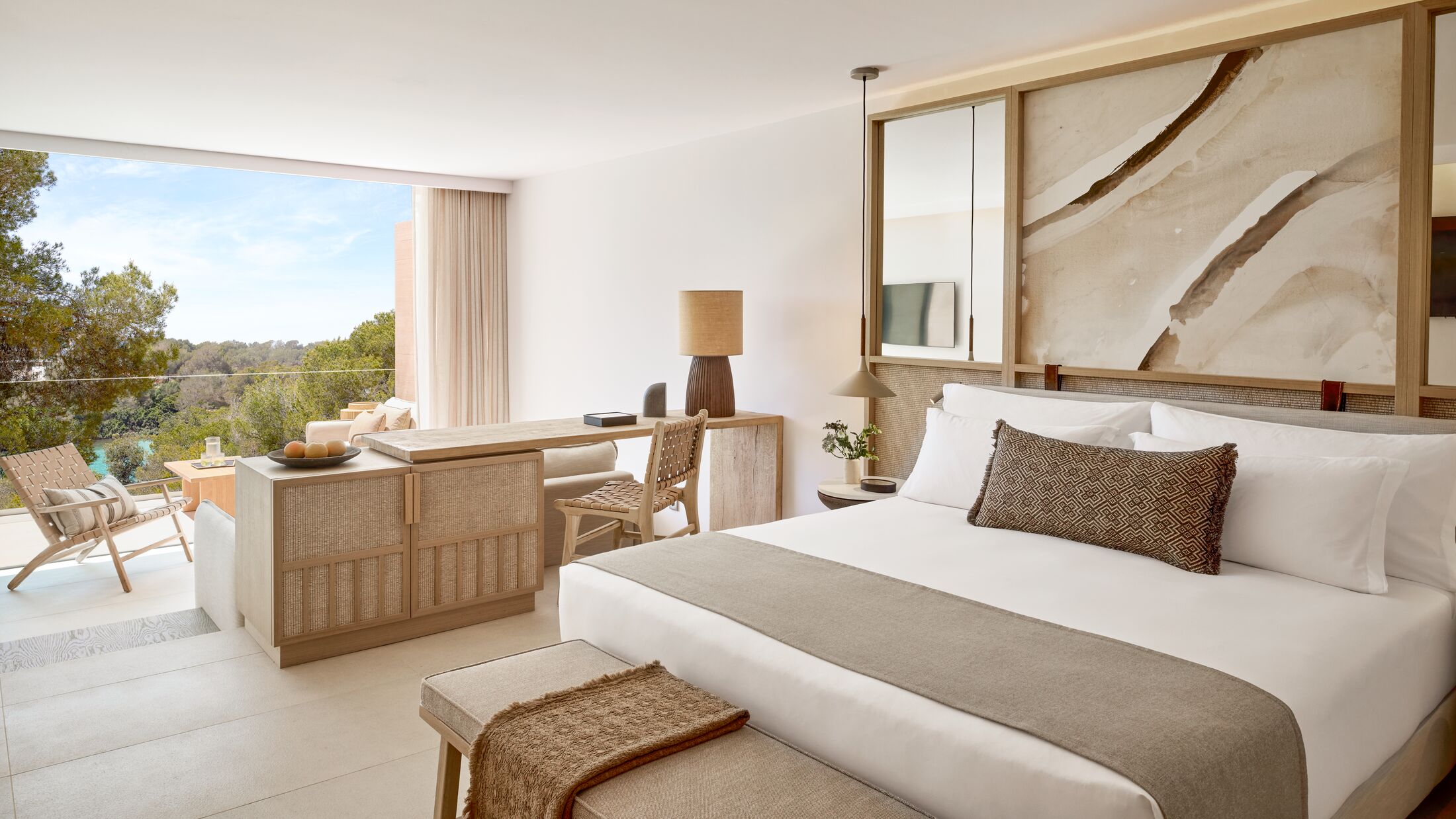 Ikos-Porto-Petro-2023-Deluxe-Junior-Suite-Garden-View-002-121823-Hybris