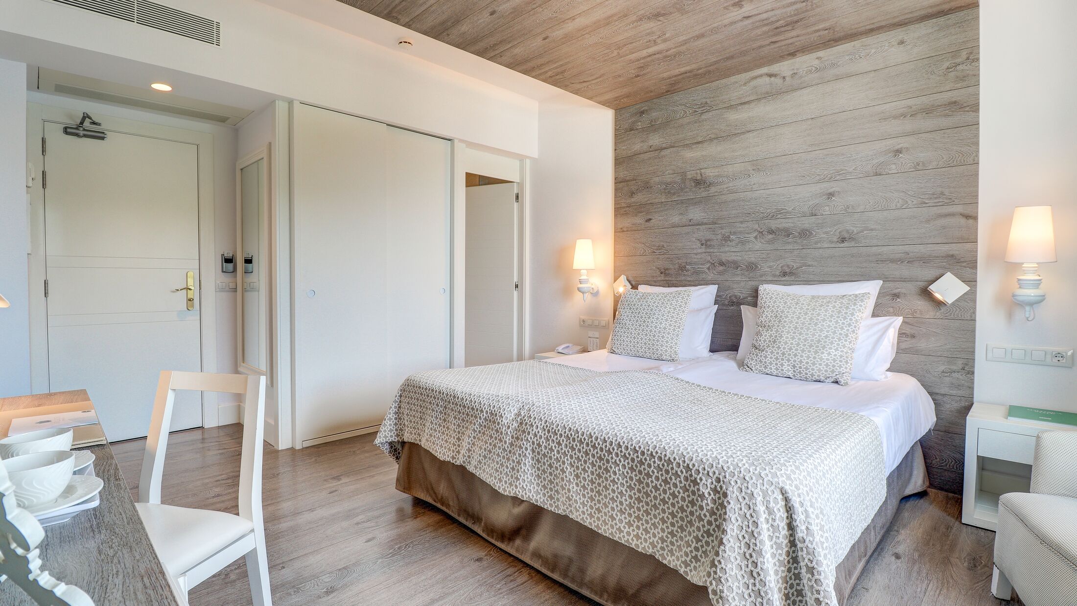 Illa-DOr-2025-Twin-Room-Balcony-001-100218-Hybris