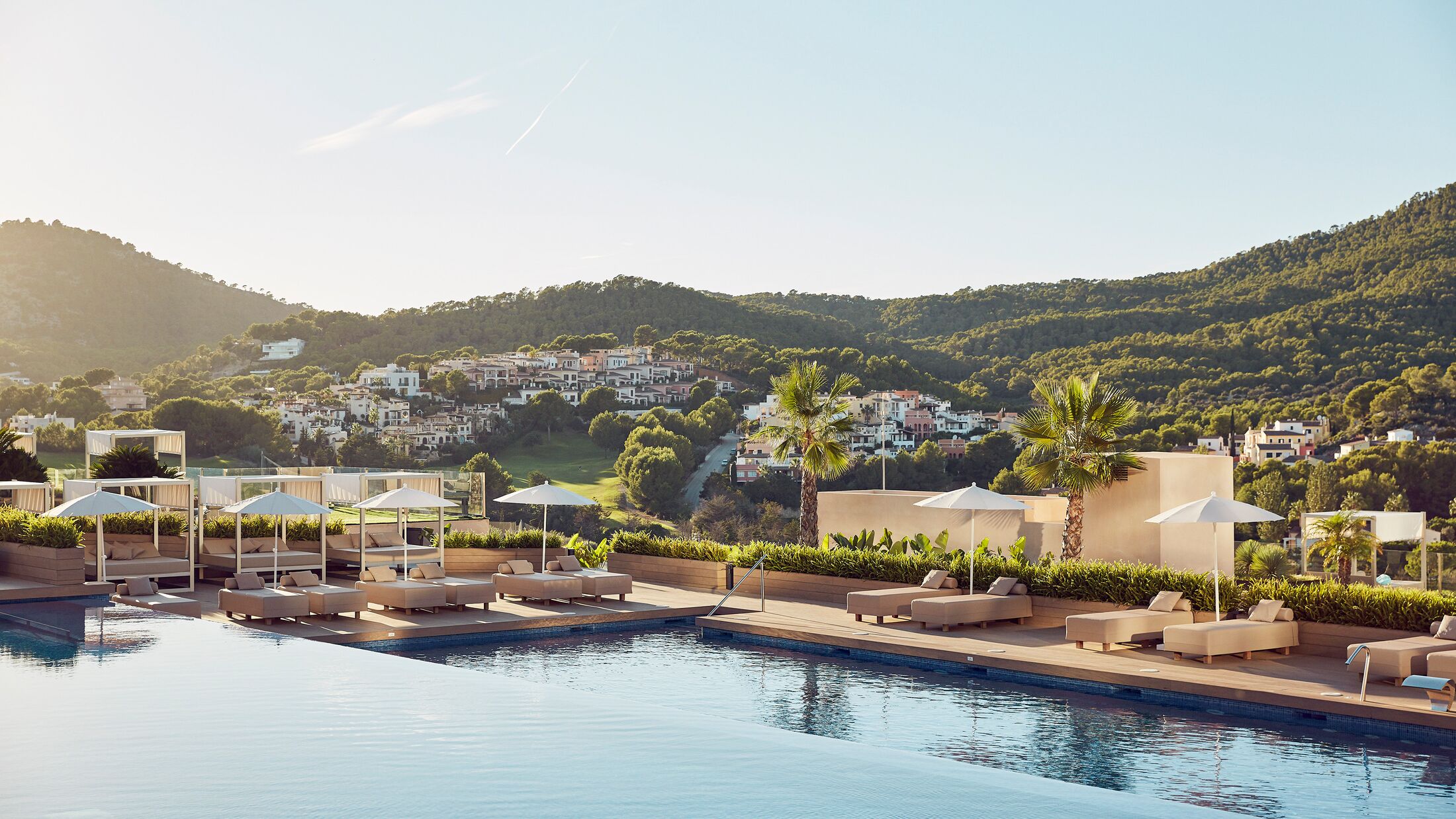 Zafiro-Andratx-Main-Pool-121688-003-Hybris