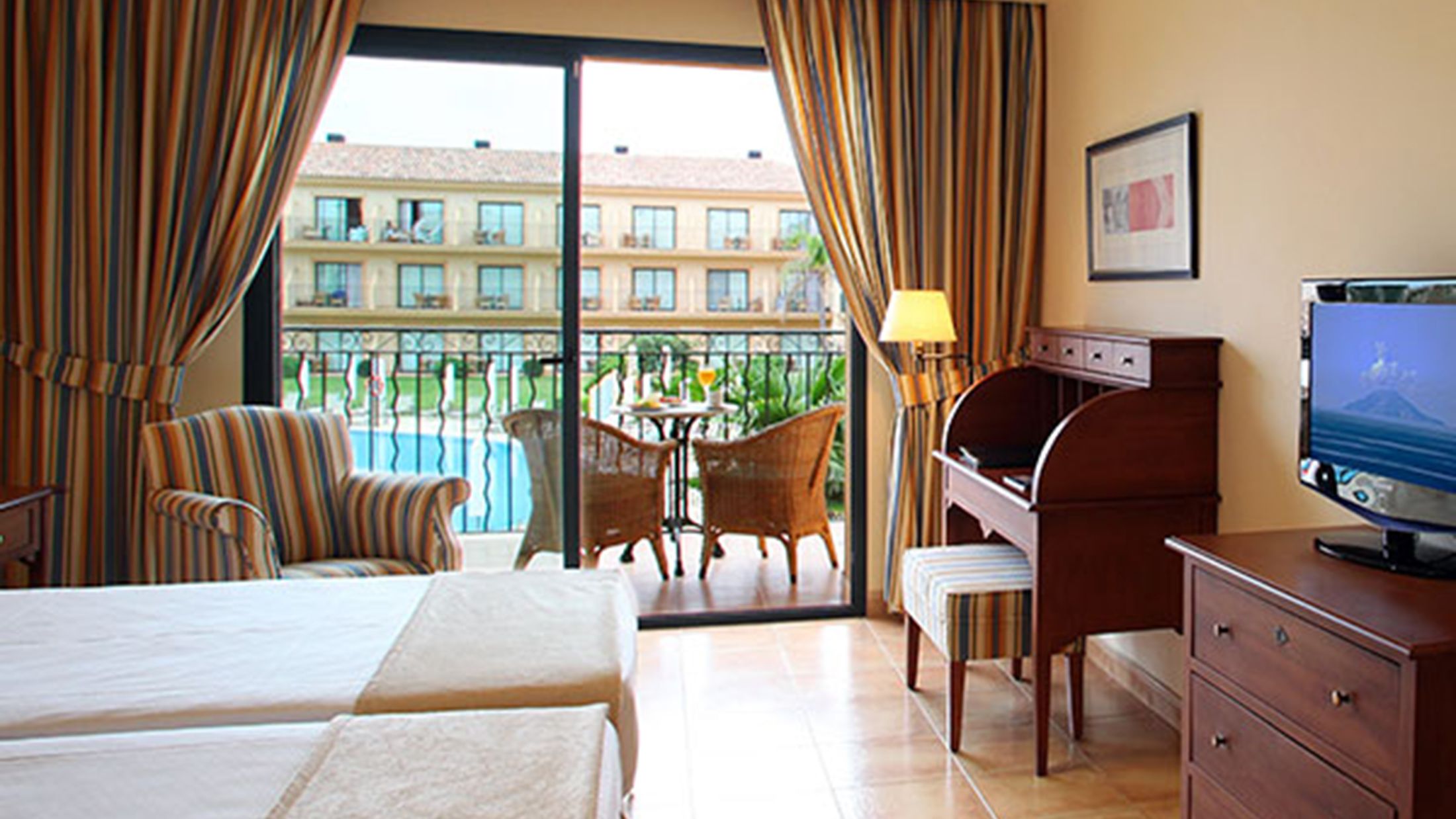 108327-Twin-Garden-Terrace-View-001-Hybris