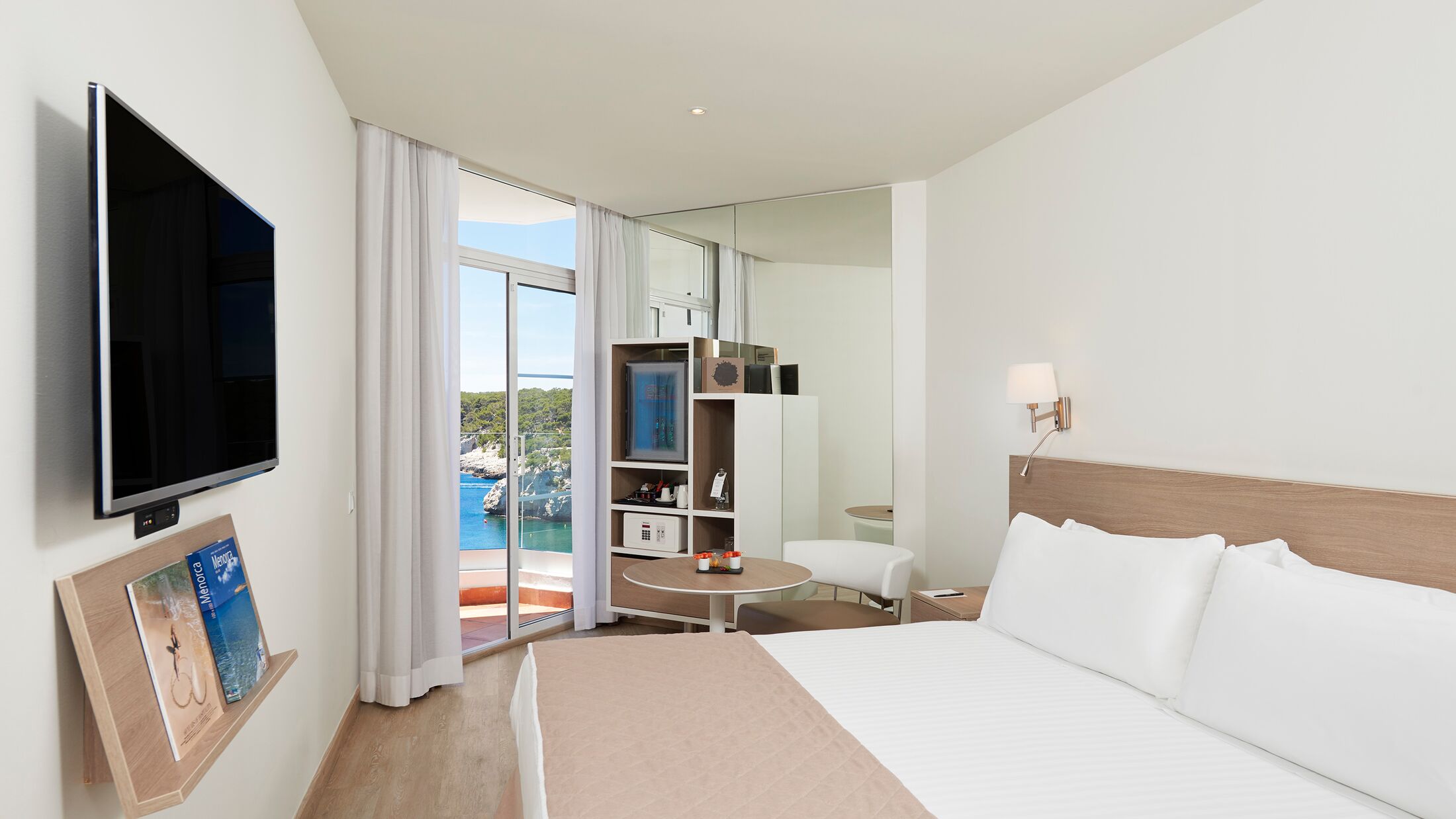 Melia-Cala-Galdana-2023-Melia-Premium-Room-Sea-View-003-120429-Hybris