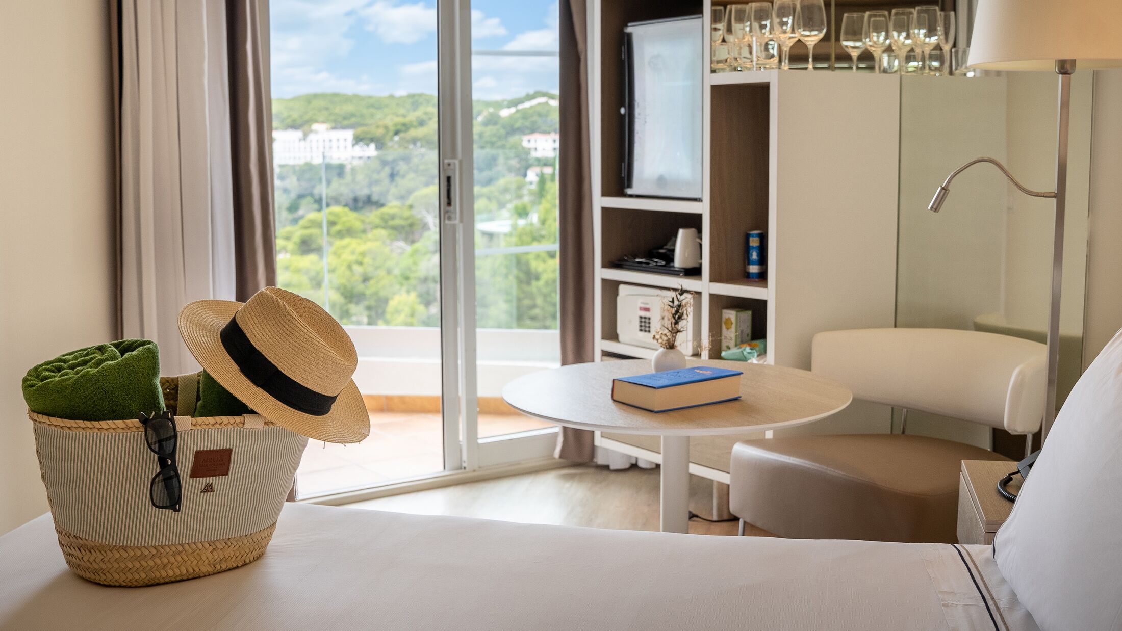 Melia-Cala-Galdana-2023-Melia-Room-Side-Sea-View-003-120429-Hybris