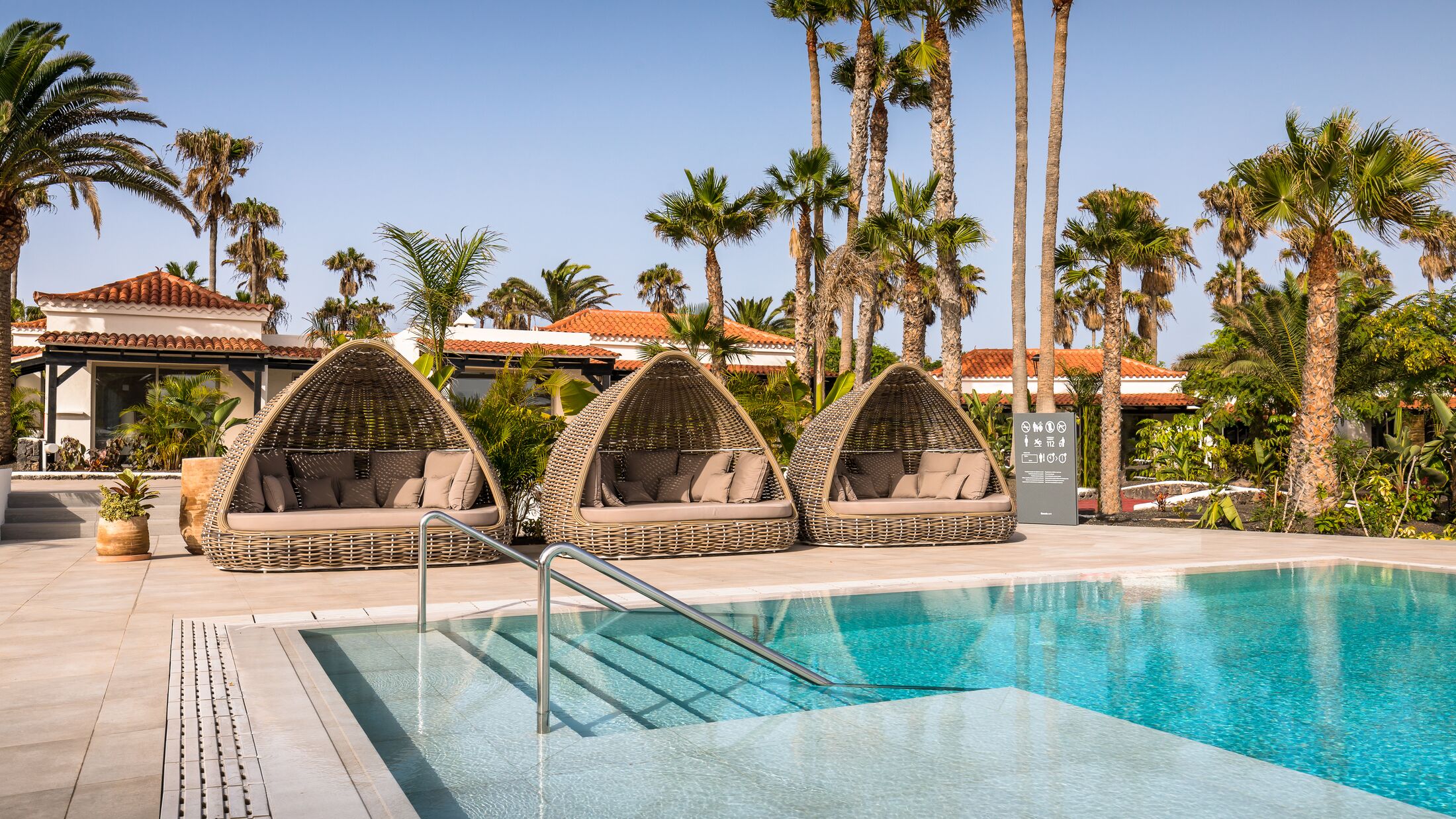 Barcelo-Fuerteventura-Royal-2023-Swimming-Pool-008-121874-Hybris