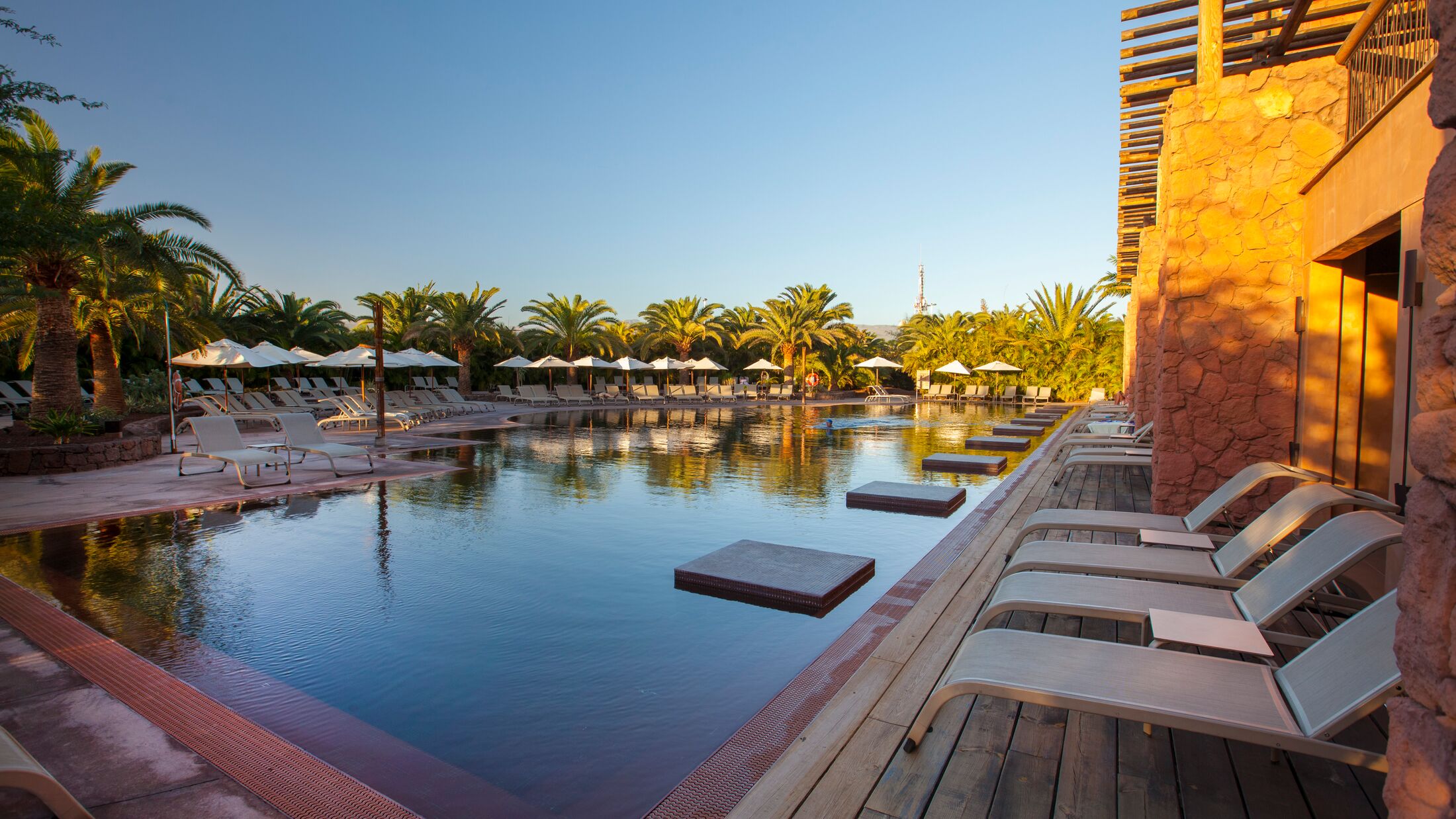 Lopesan-Baobab-2025-Tranquila-Pool-001-119113-Hybris