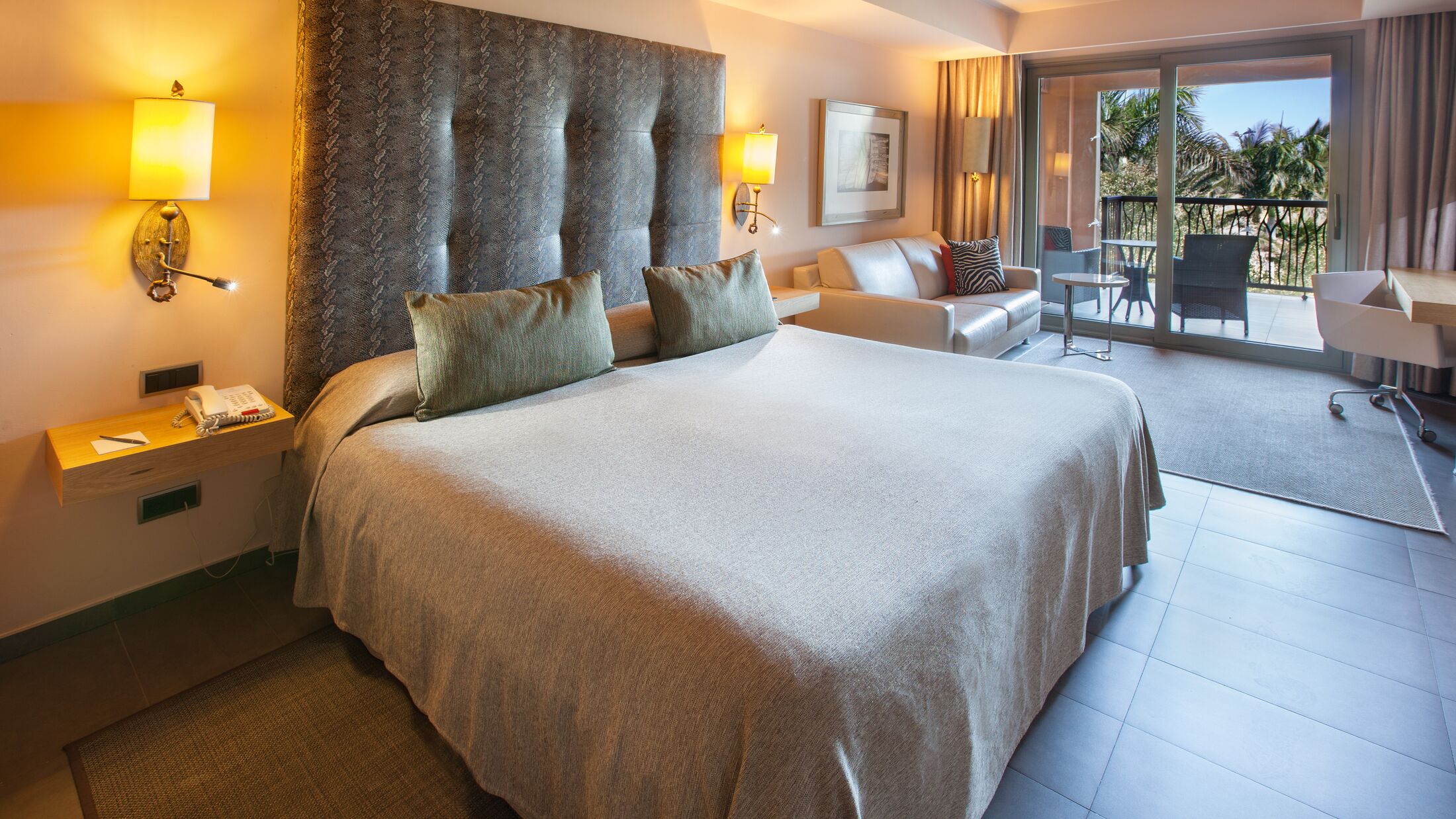 Lopesan-Baobab-2025-Standard-Room-View-003-119113-Hybris