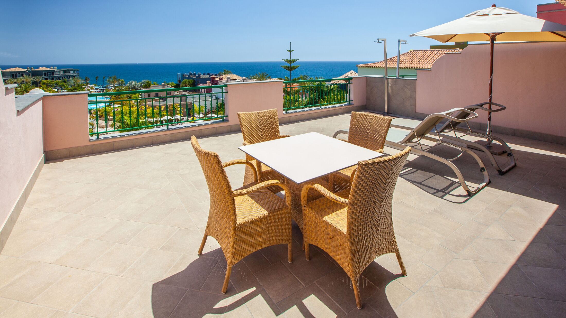 Lopesan-Villa-Conde-2025-Deluxe-Room-View-005-113682-Hybris