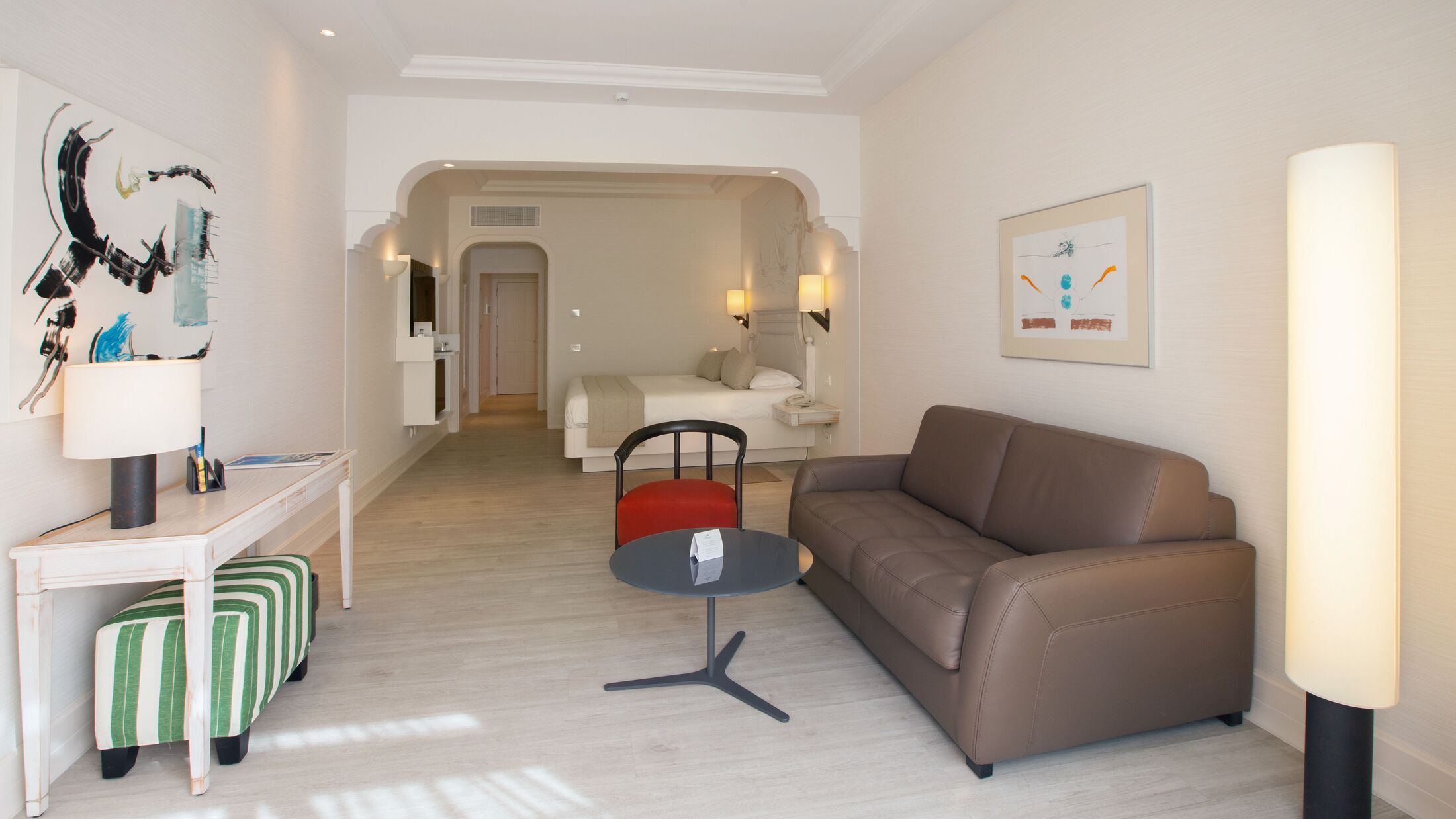 Lopesan-Villa-Conde-2025-Standard-Room-009-113682-Hybris