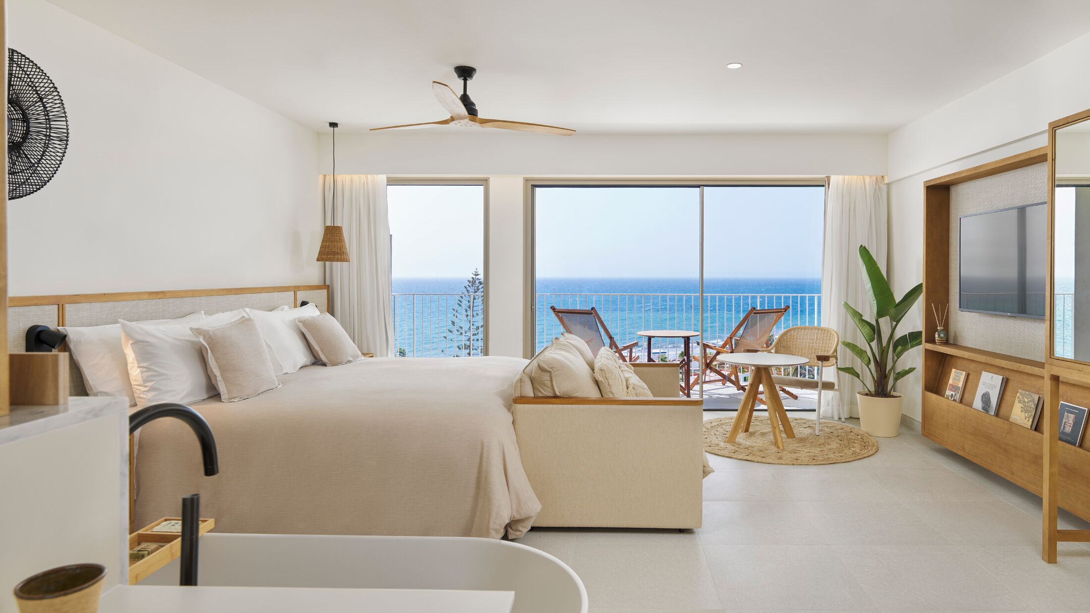 All copyrights reserved, this image on this site and it's copyright owned by the photographer. Image is not to be reprinted or reused without the express permission of the photographer who took it. Copyrights uses for Melia Hotels for sales and marketing promotions only