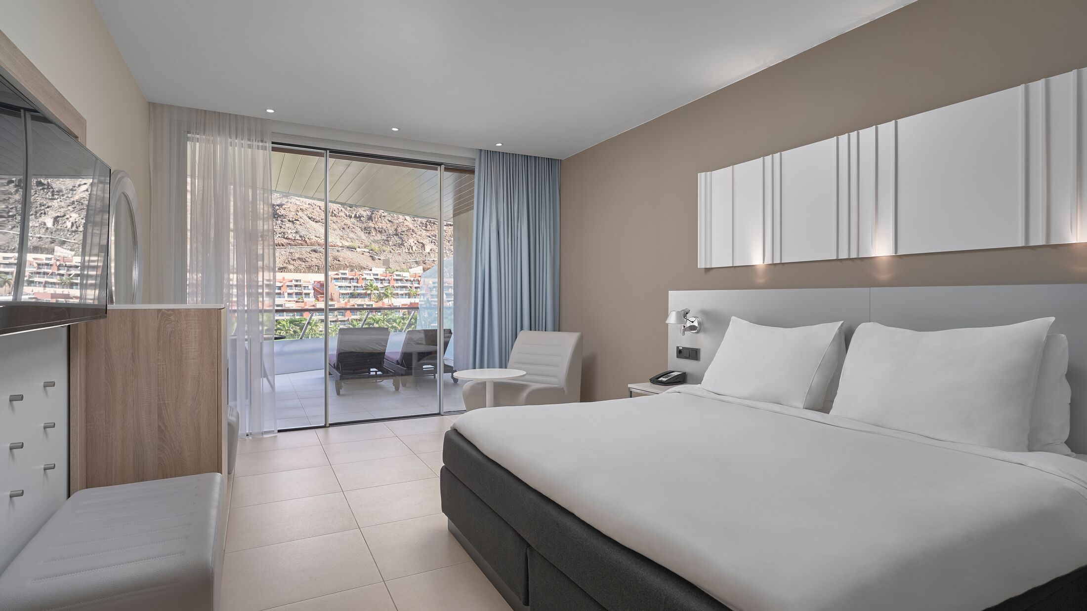 Radisson-Blu-Mogan-2023-Superior-Room-003-120880-Hybris