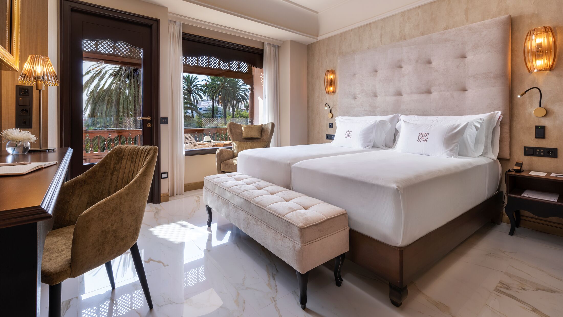 Santa-Catalina-2022-Deluxe-Superior-Room-001-121817-Hybris