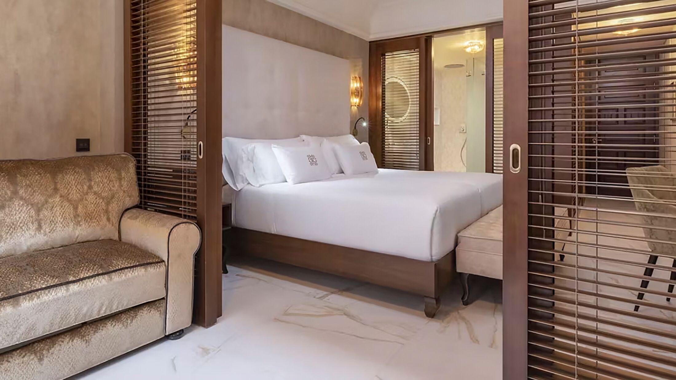 Santa-Catalina-2025-Family-Deluxe-Room-003-121809-Hybris