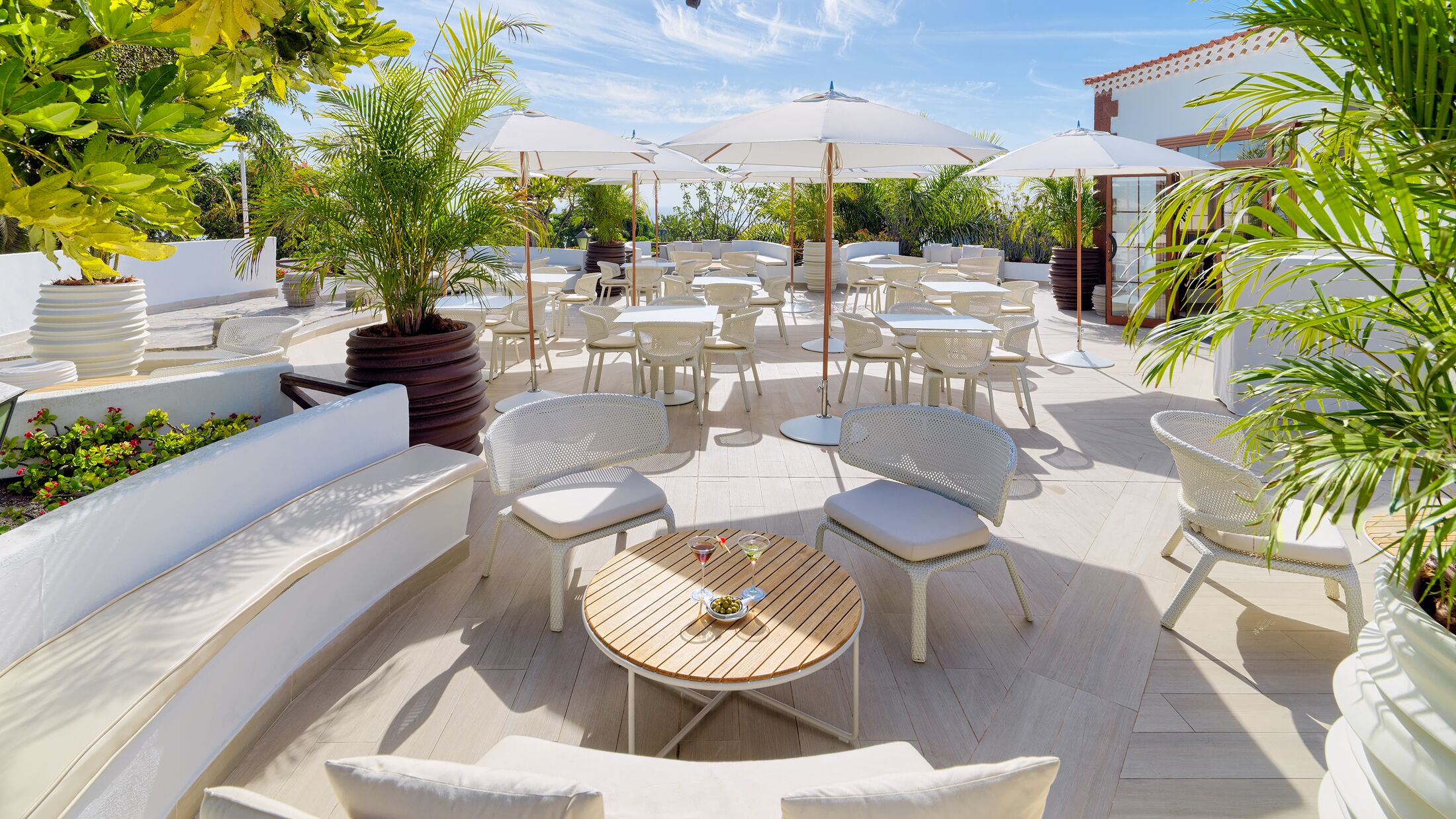 Los Pajaros Terrace