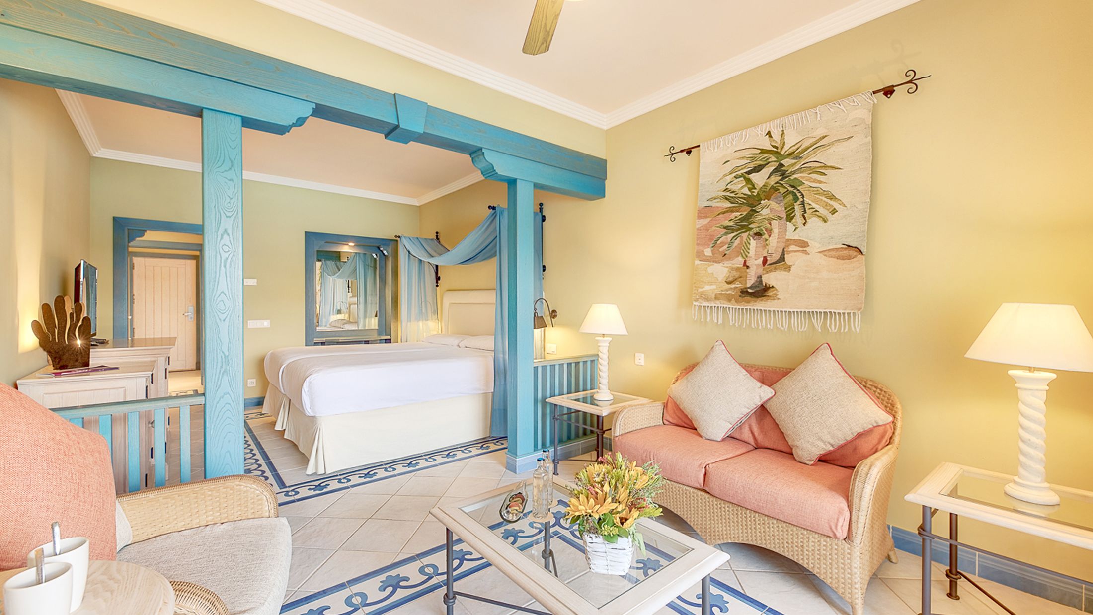 109733-Double-002-Hybris