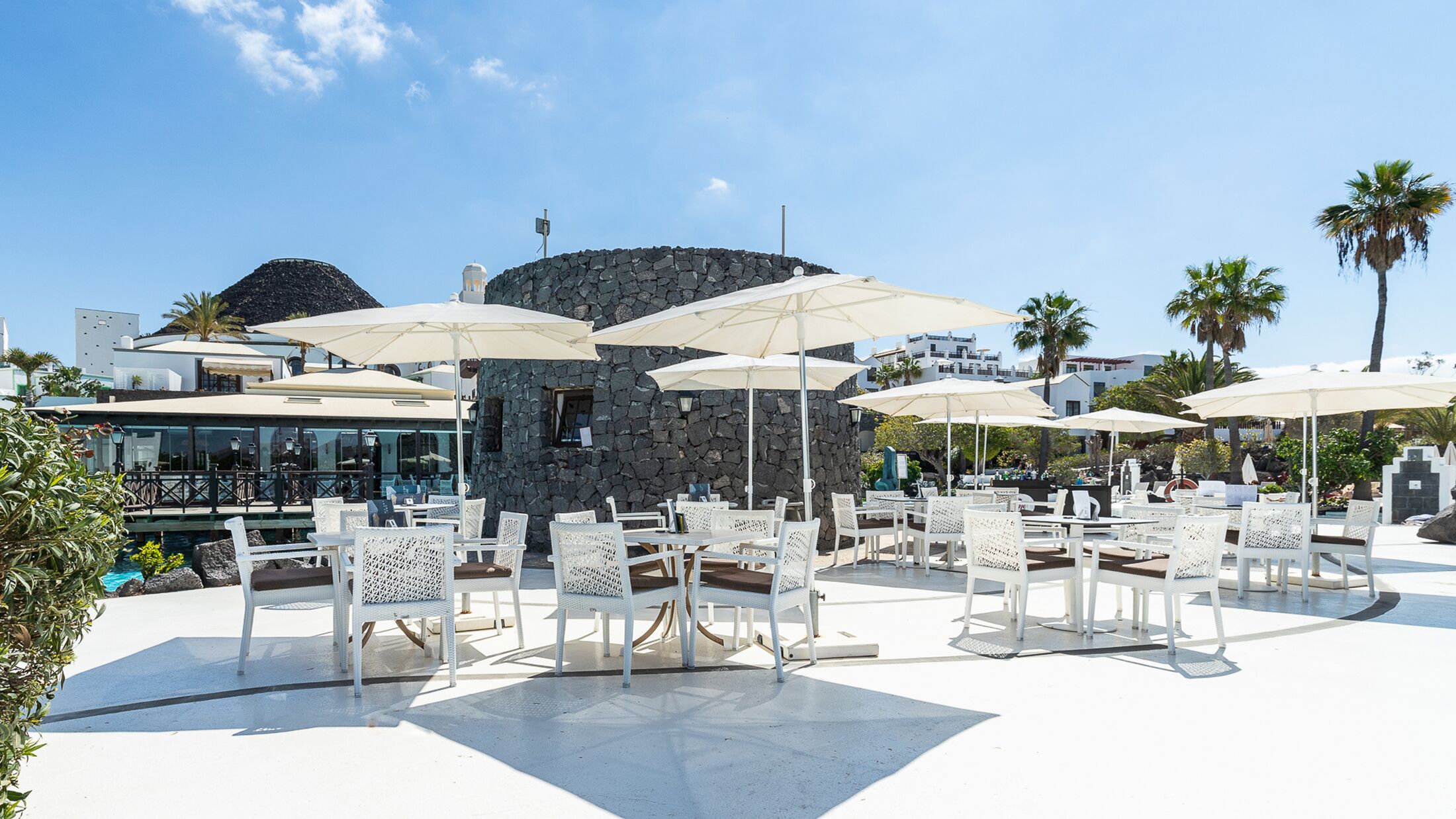 Volcan-2022-Snack-Bar-Coloradas-003-109733-Hybris