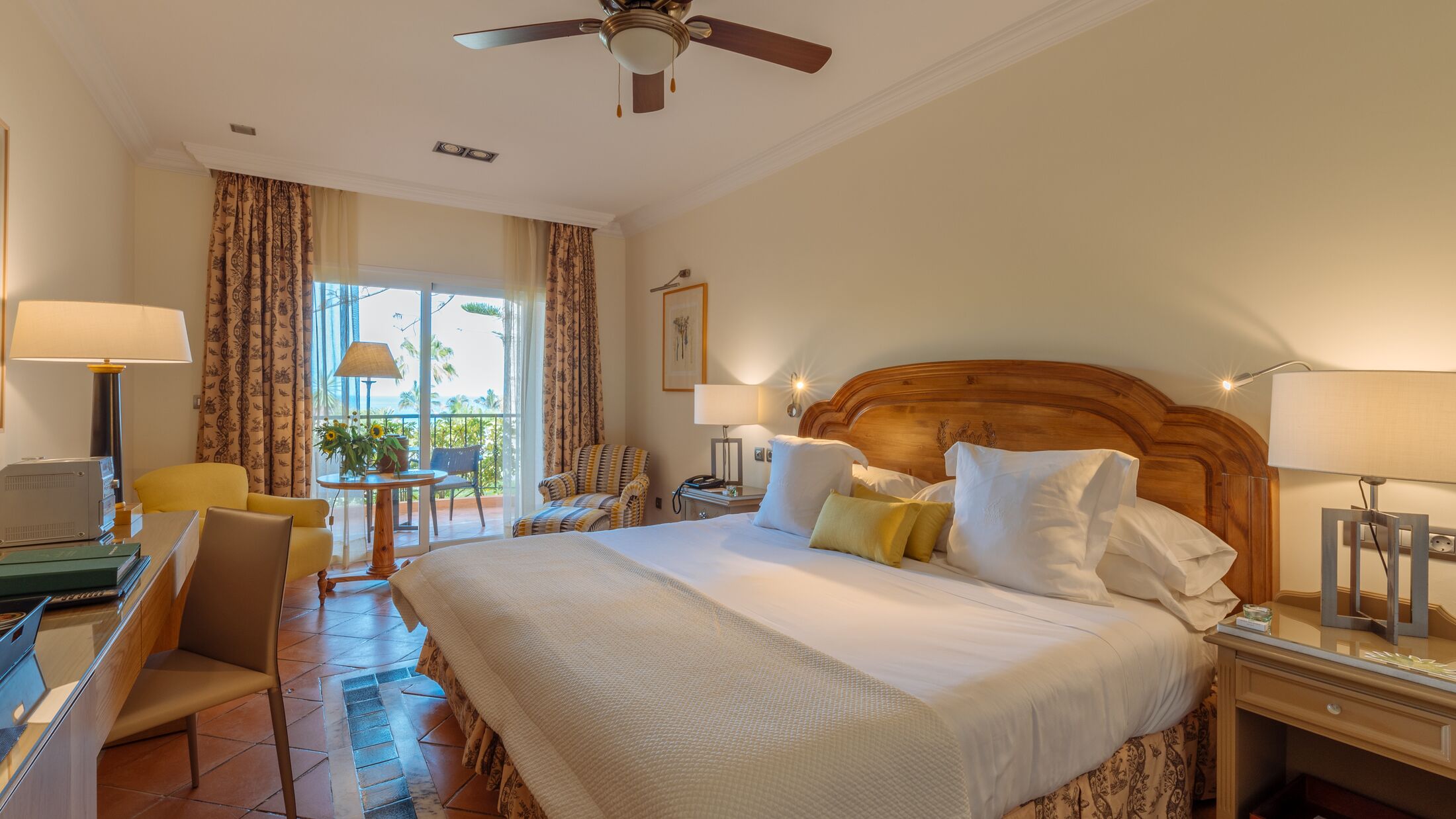 Bahia-del-Duque-2022-Casa-Ducales-Standard-Room-001-103042-Hybris