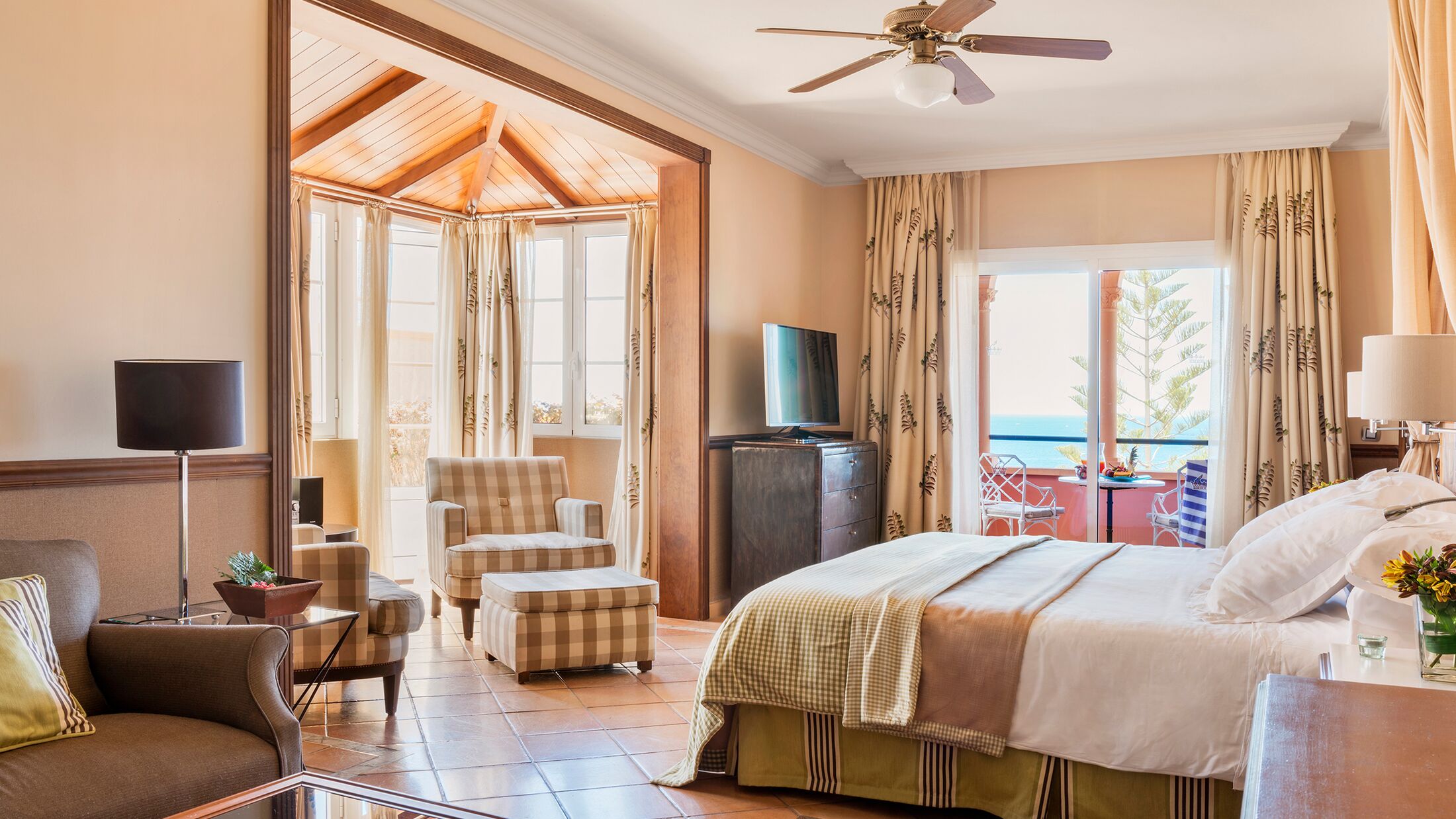 Bahia-del-Duque-2022-Junior-Suite-001-103042-Hybris