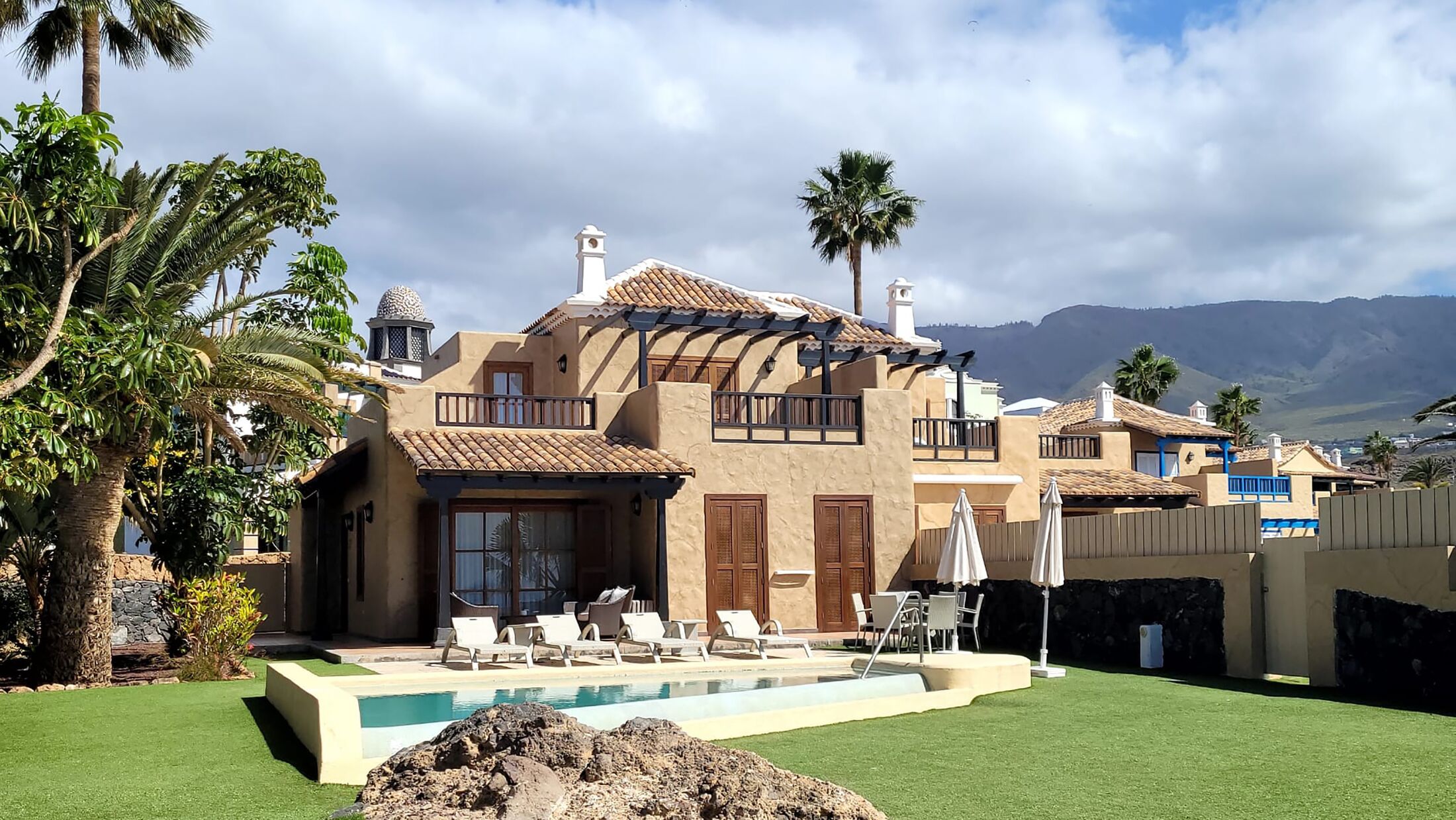 Suite-Villa-Maria-2023-Three-Bedroom-Villa-005-120608-Hybris