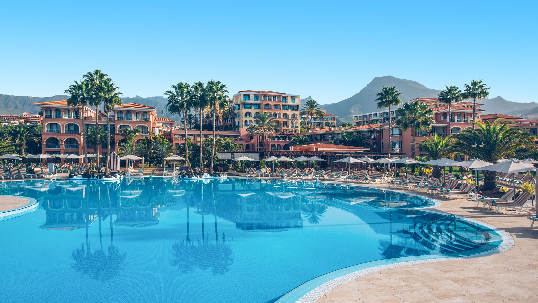 Iberostar-Anthelia-2024-Swimming-Pool-001-108343-Hybris